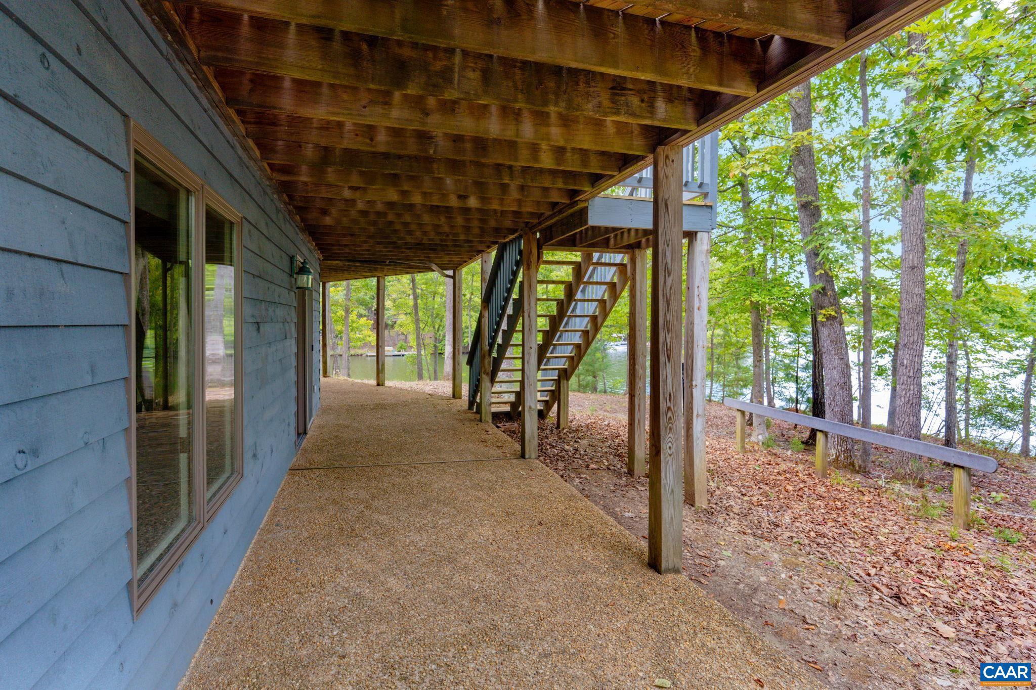 LAKE MONTICELLO - Residential