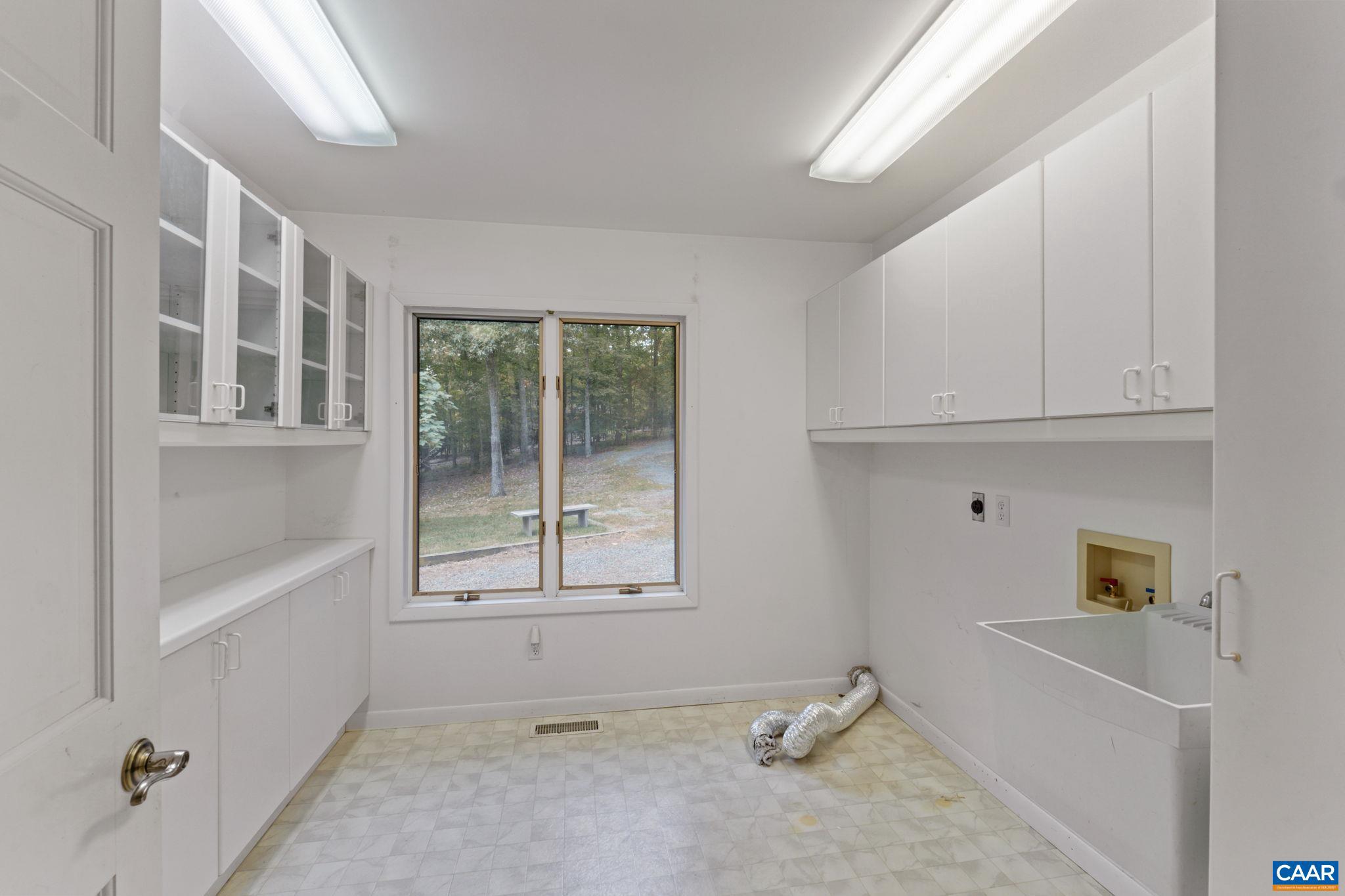 LAKE MONTICELLO - Residential