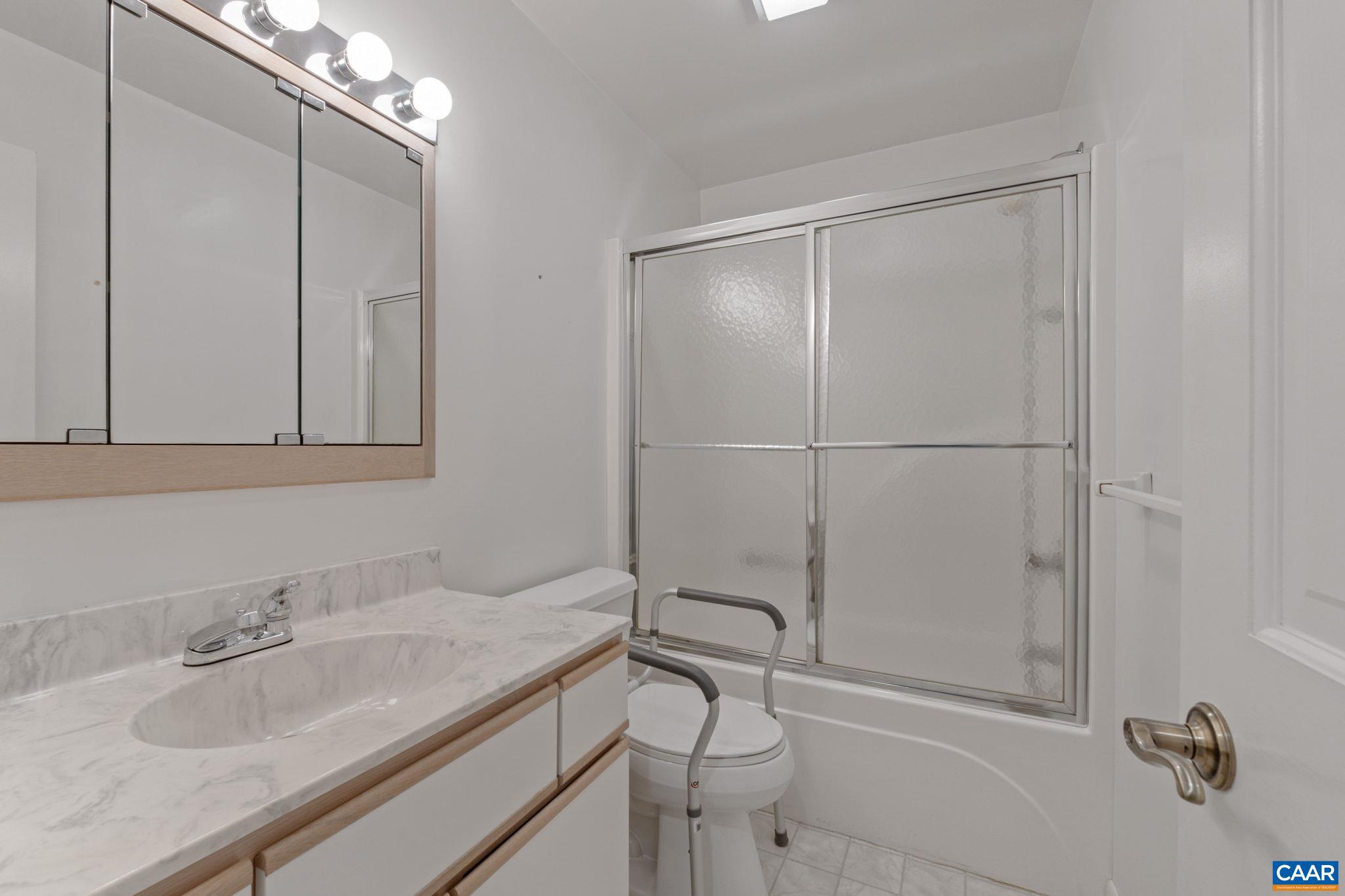 LAKE MONTICELLO - Residential