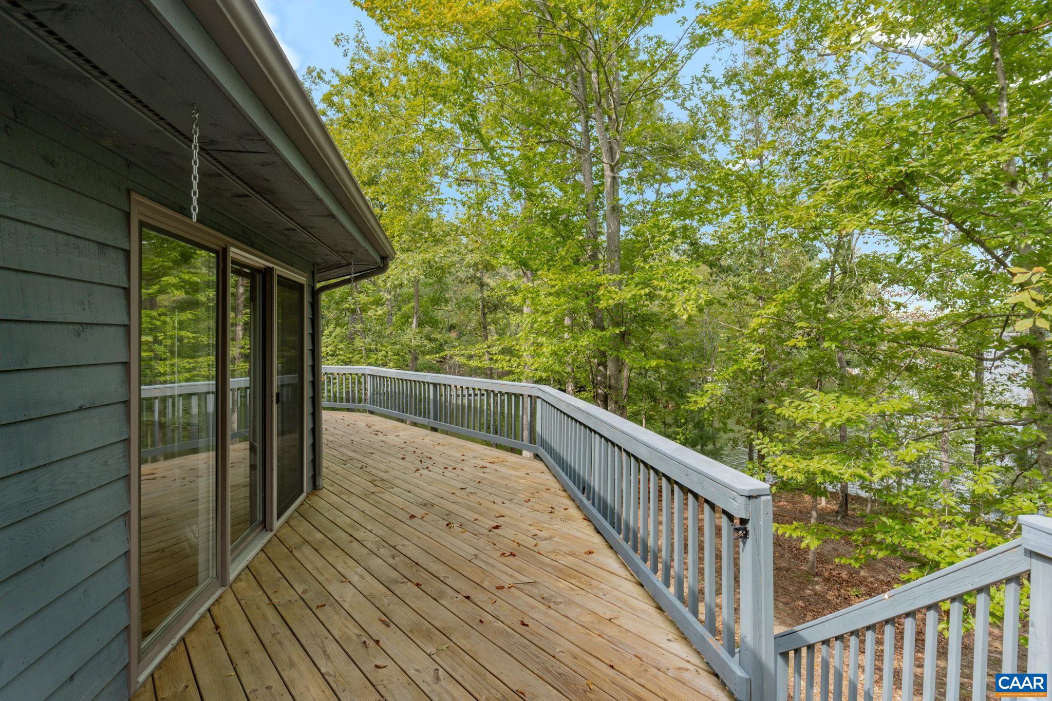 LAKE MONTICELLO - Residential