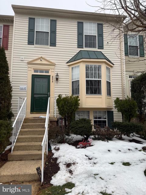 Photo of 8575 Cold Harbor Loop, MANASSAS, VA 20111 (MLS # VAPW2114402)