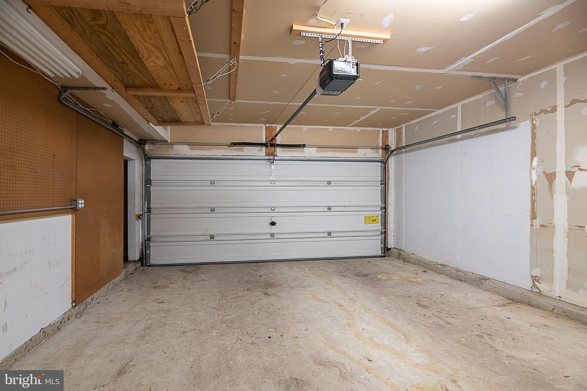 STONE RIDGE NORTH - Residential Lease