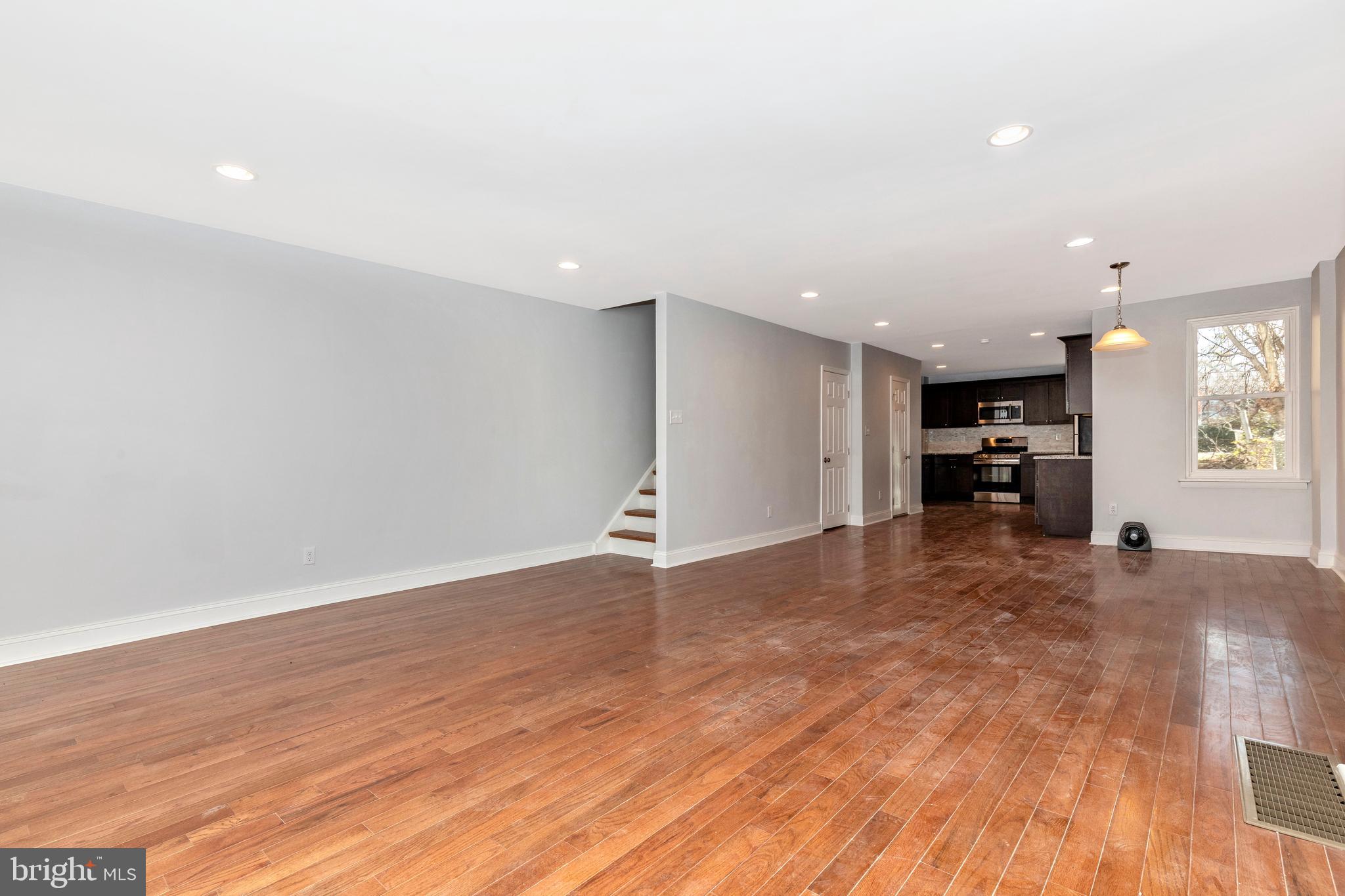 UNIVERSITY CITY - Residential Lease