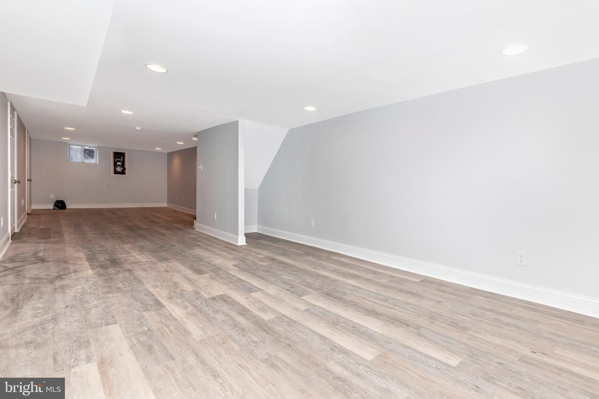 UNIVERSITY CITY - Residential Lease