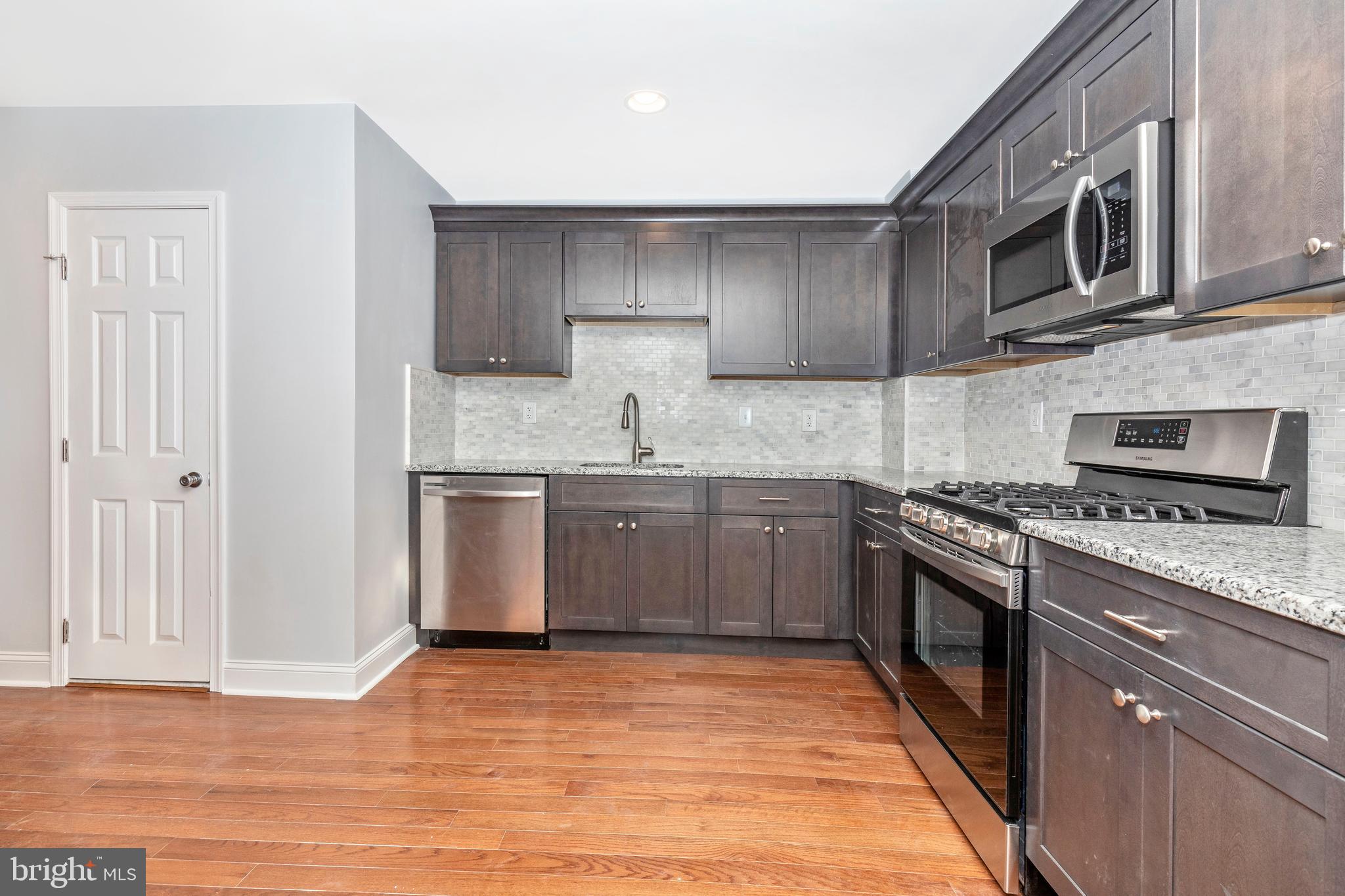 UNIVERSITY CITY - Residential Lease