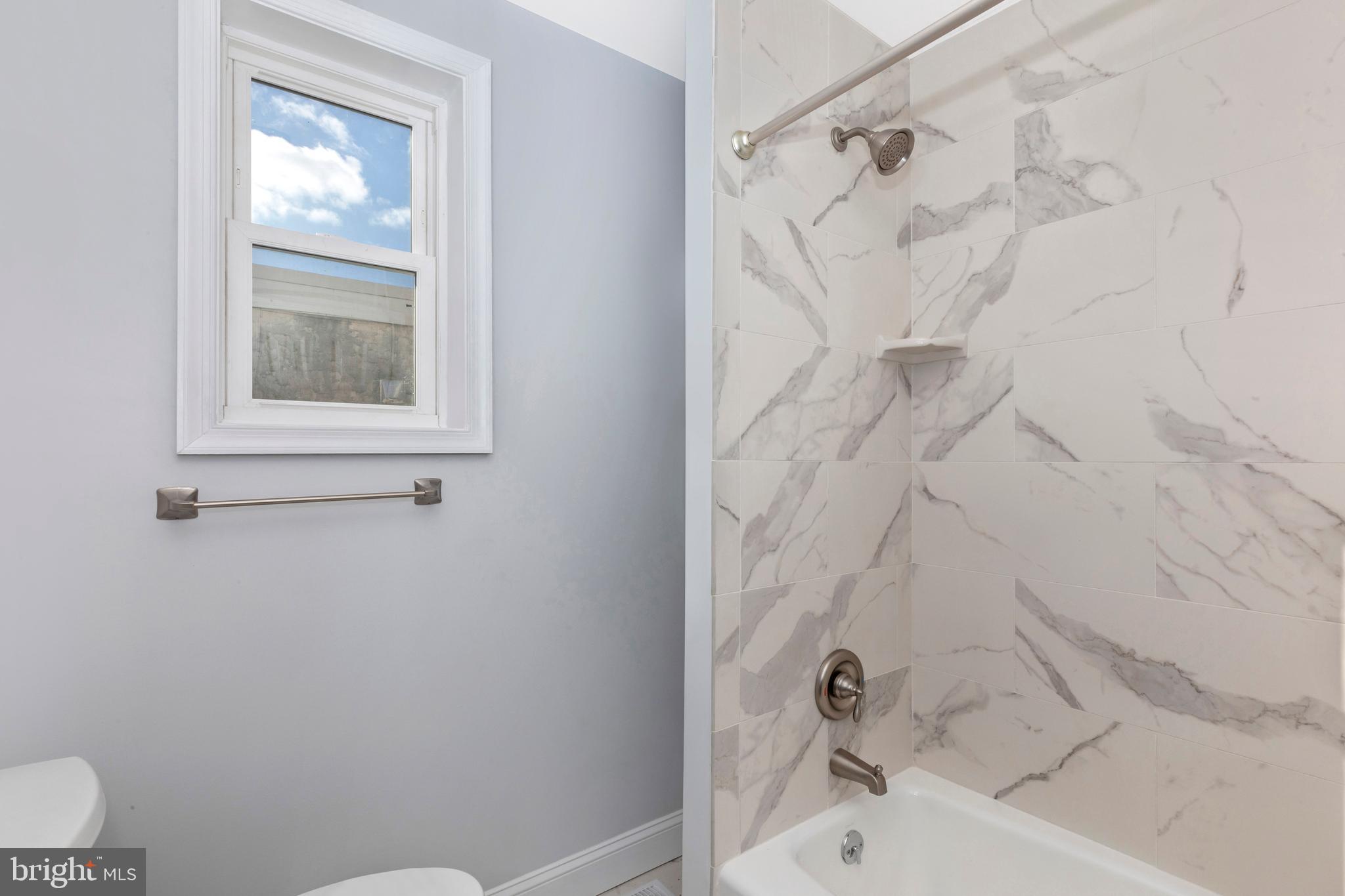 UNIVERSITY CITY - Residential Lease