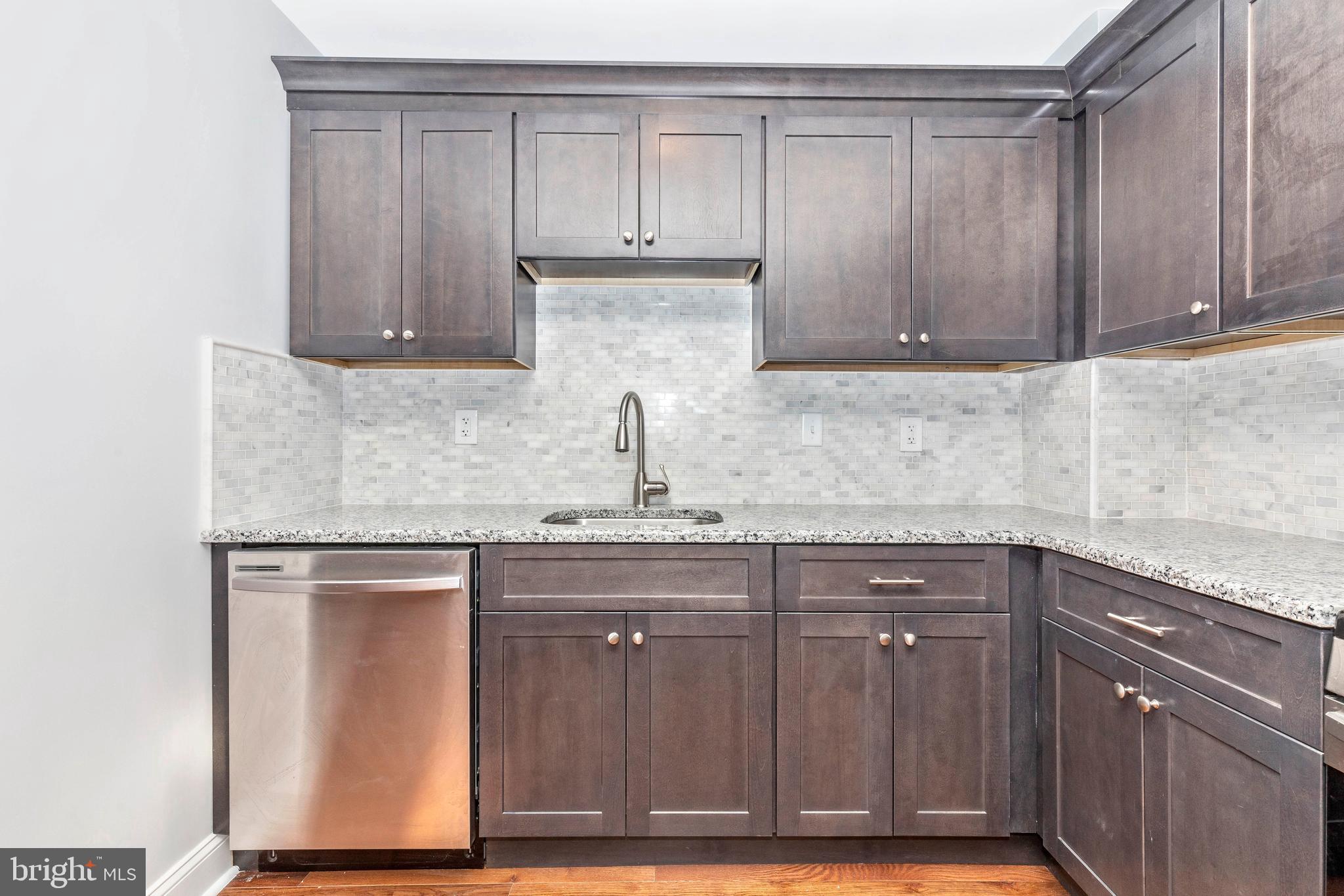 UNIVERSITY CITY - Residential Lease