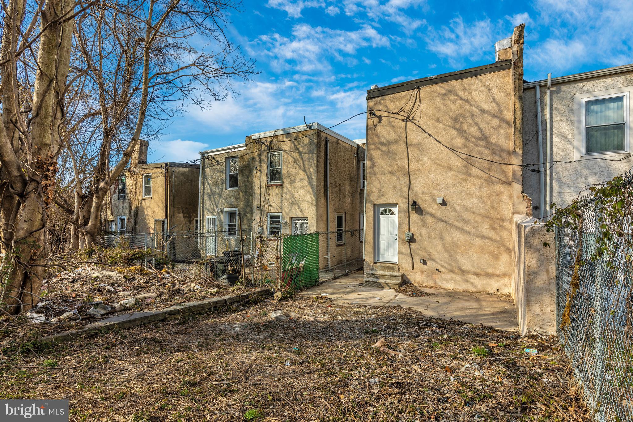 UNIVERSITY CITY - Residential Lease