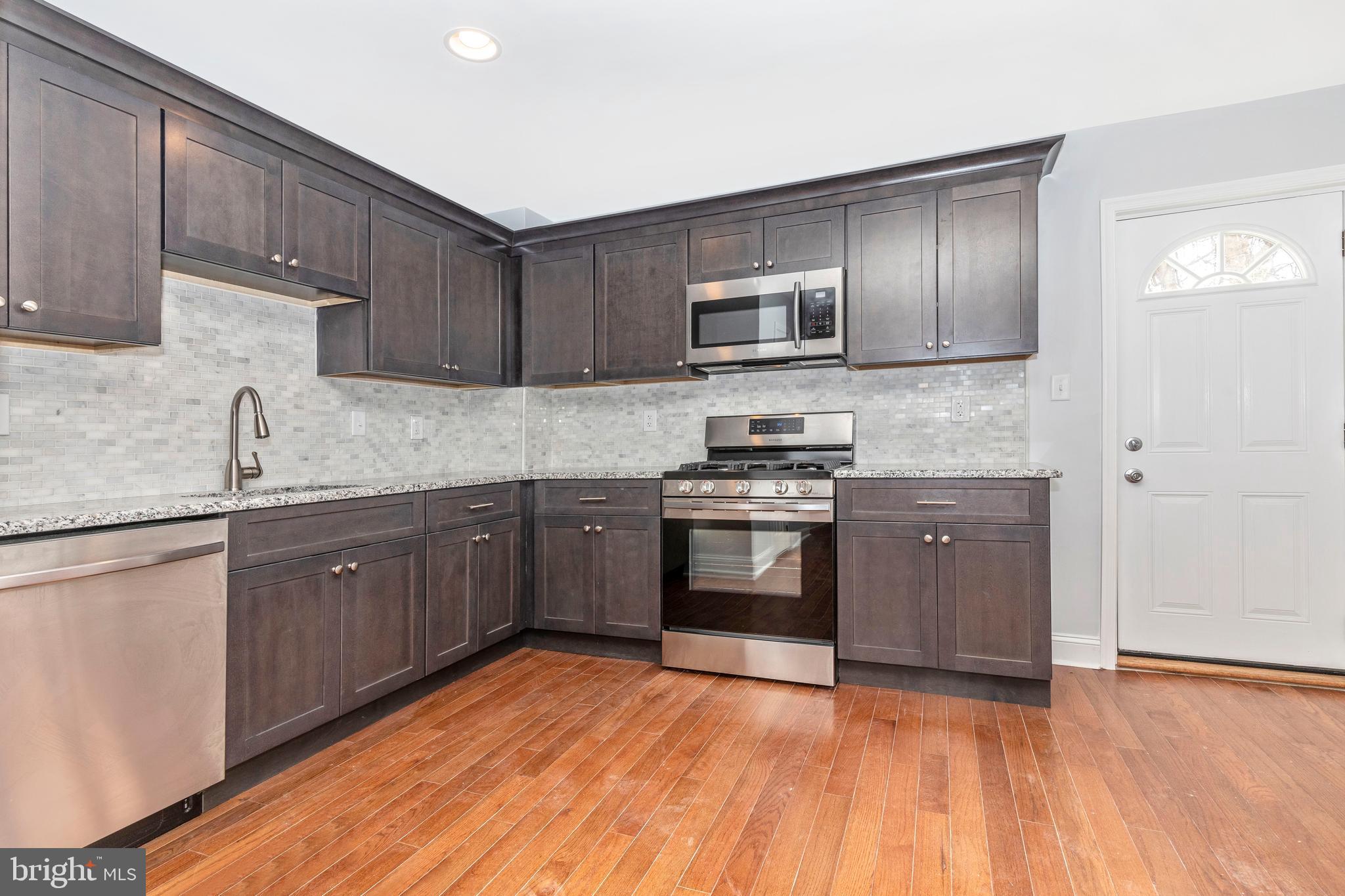 UNIVERSITY CITY - Residential Lease