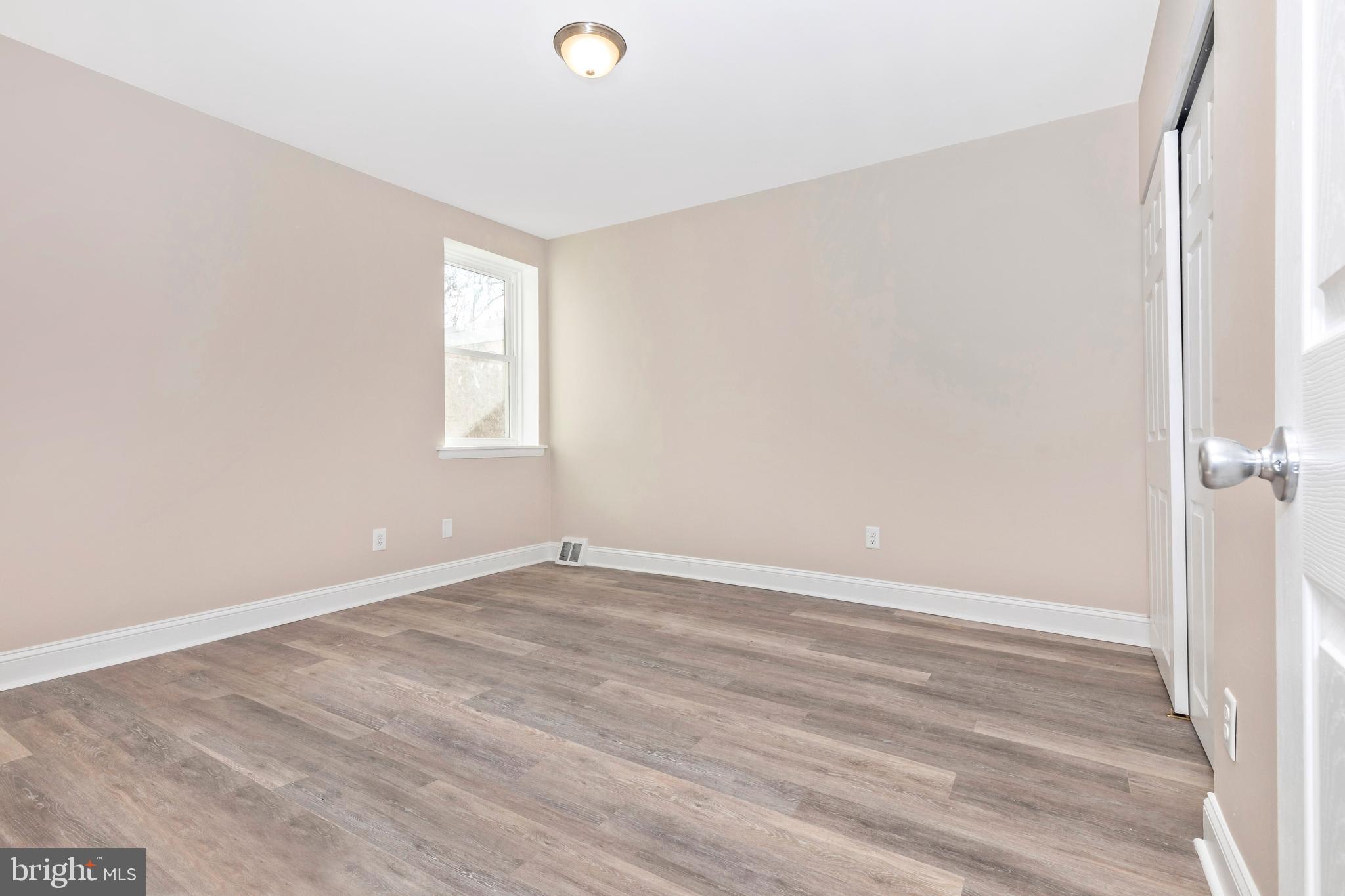 UNIVERSITY CITY - Residential Lease