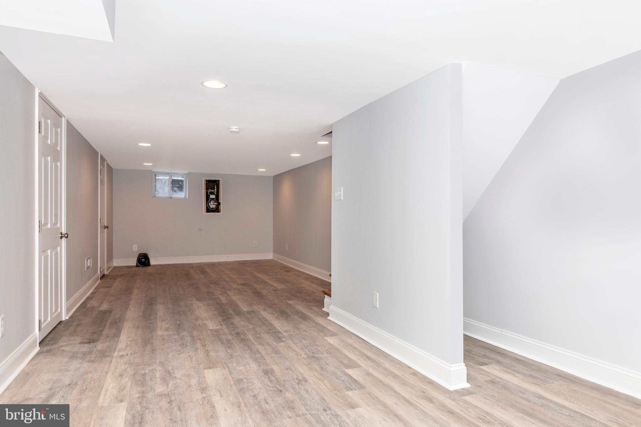 UNIVERSITY CITY - Residential Lease