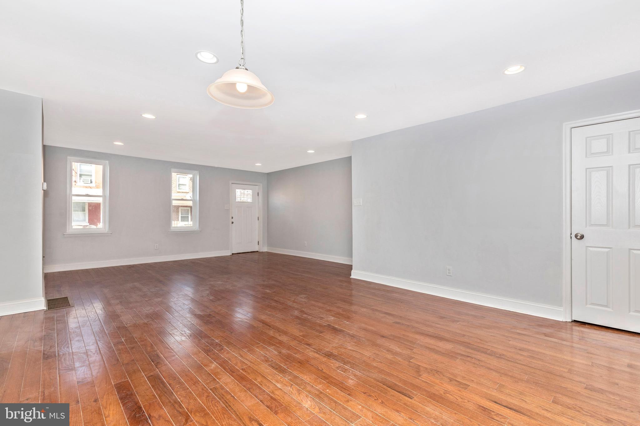 UNIVERSITY CITY - Residential Lease