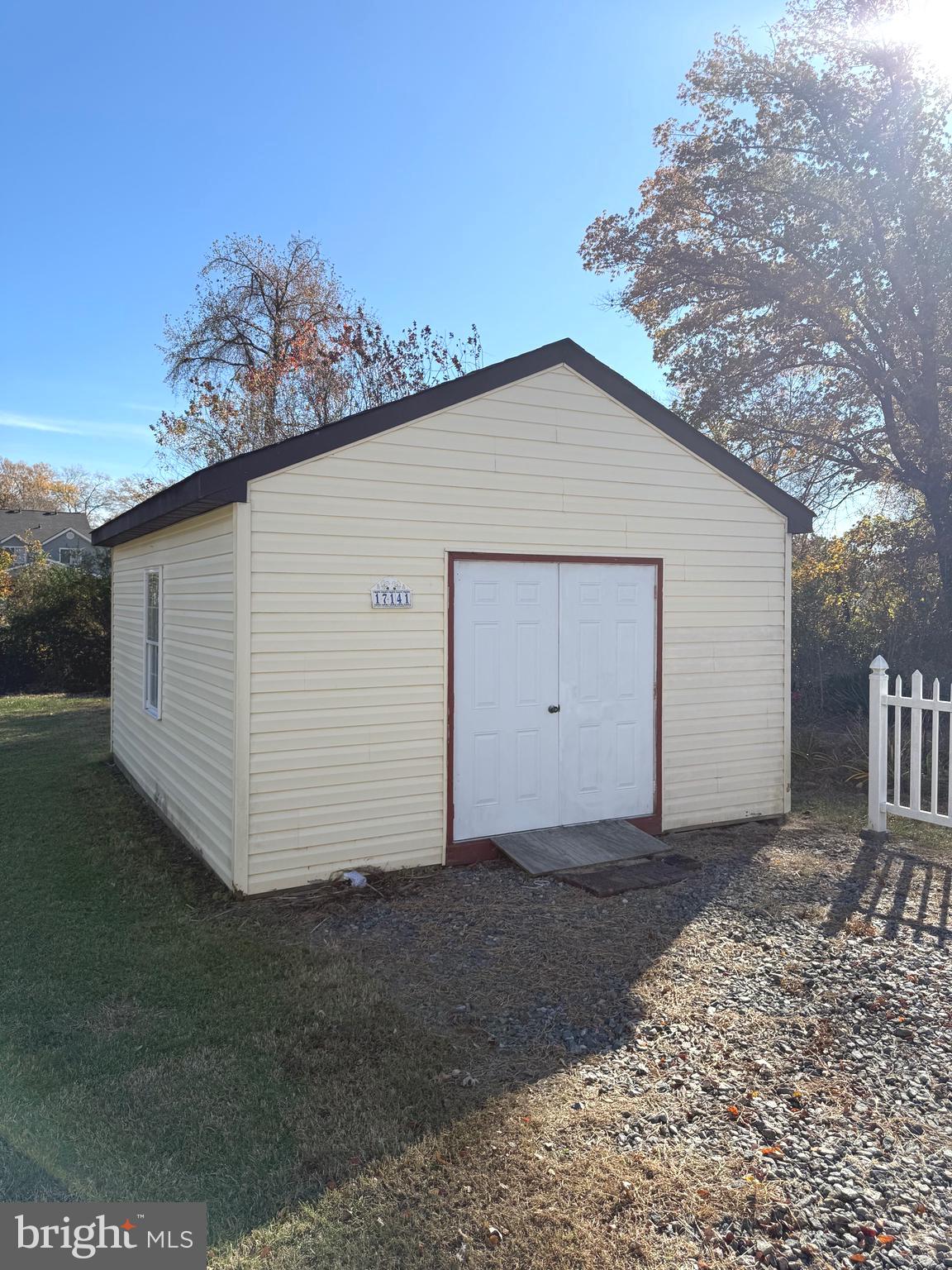 NON E - Residential Lease