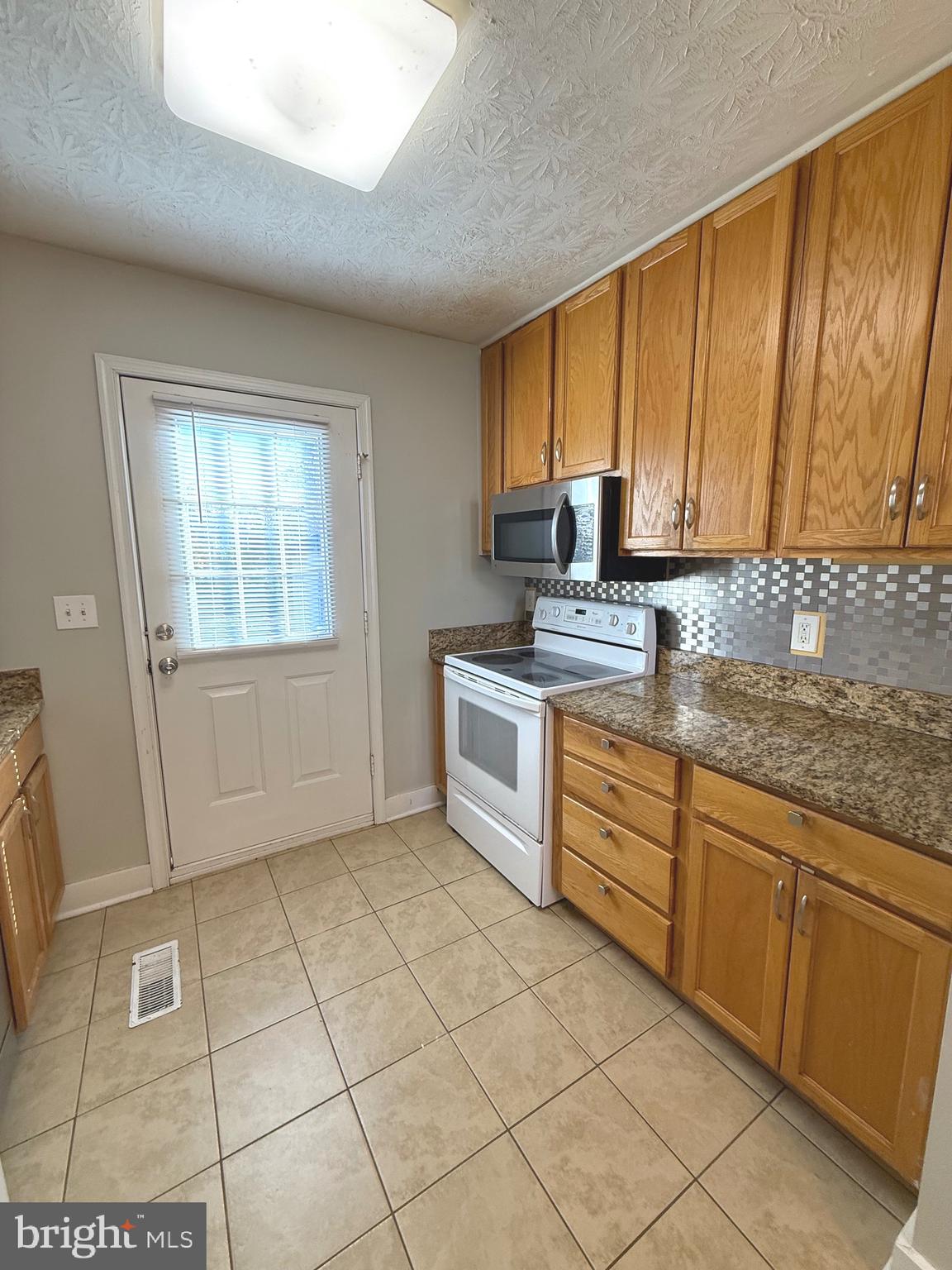 NON E - Residential Lease