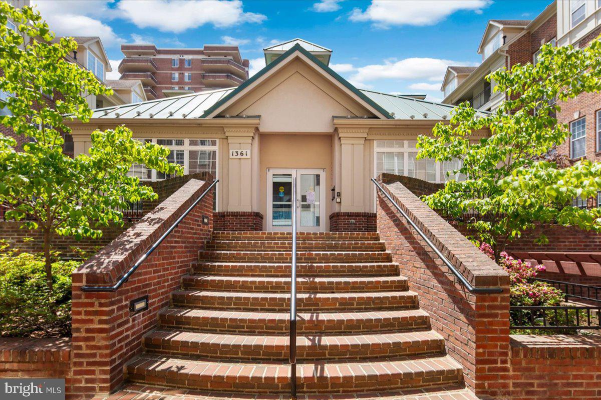 COURTHOUSE - Residential