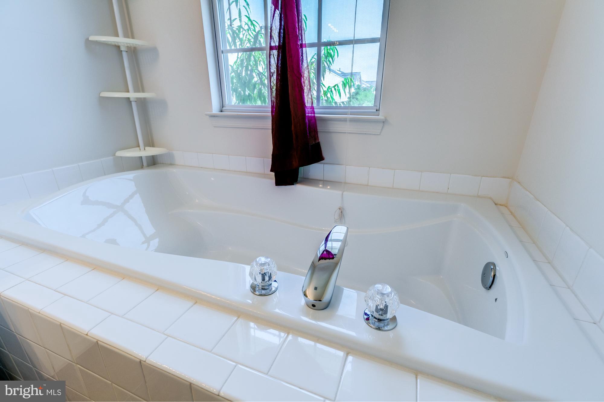 MCNAIR FARMS LANDBAY - Residential Lease