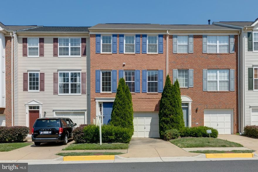 BEAUTIFUL THREE LEVEL TOWN-HOME WITH GARAGE IN A PRIME LOCATION OFFERS: NEW GRANITE COUNTER TOP, BRAND NEW STAINLESS STEEL APPLIANCES, WOOD FLOOR, FULLY FENCED BACKYARD, NICE DECK AND BACKYARD, SPACIOUS RECREATION ROOM WITH 1/2 BATH... CLOSE TO MAJOR ROADS AND SHOPPING CENTERS...