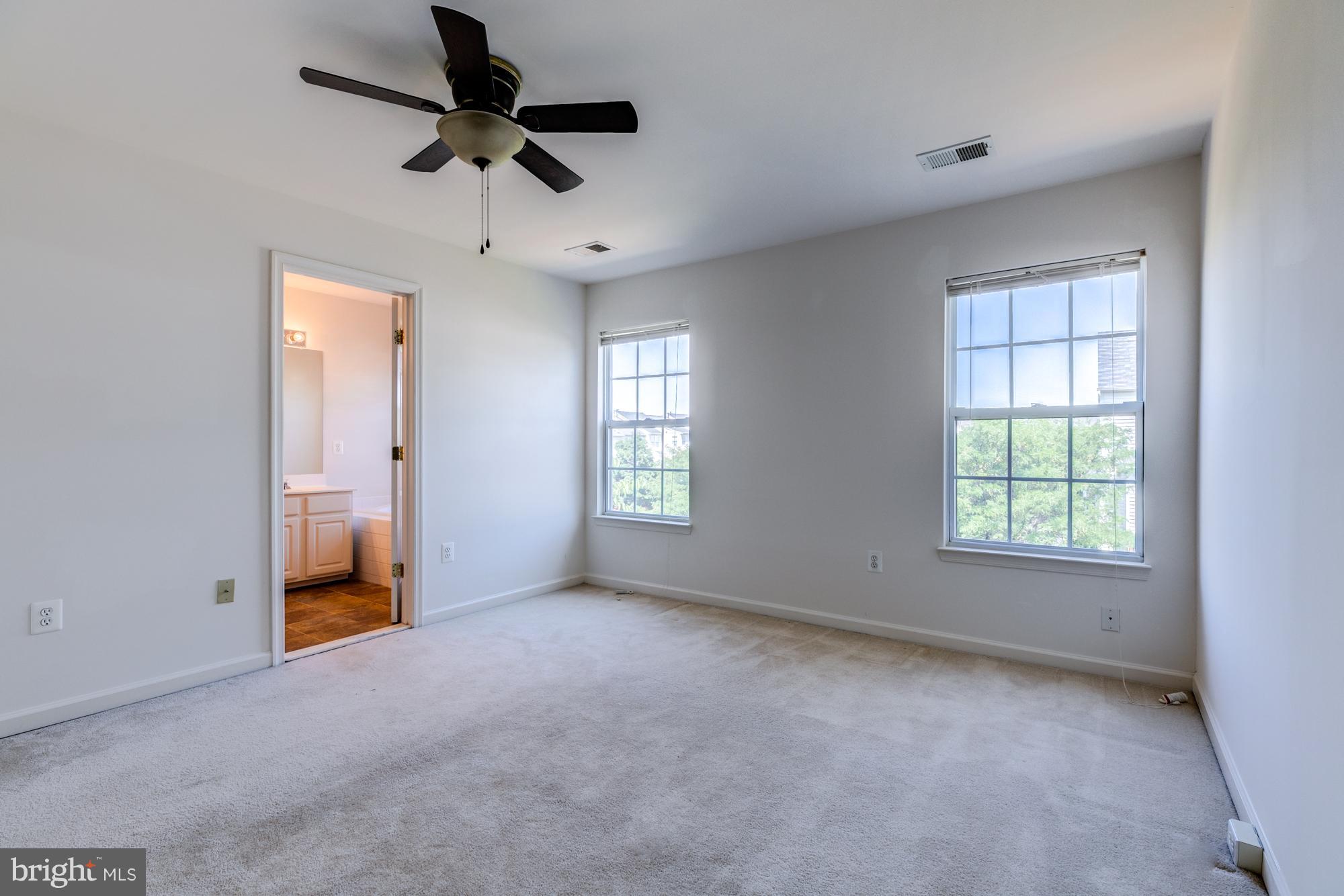 MCNAIR FARMS LANDBAY - Residential Lease