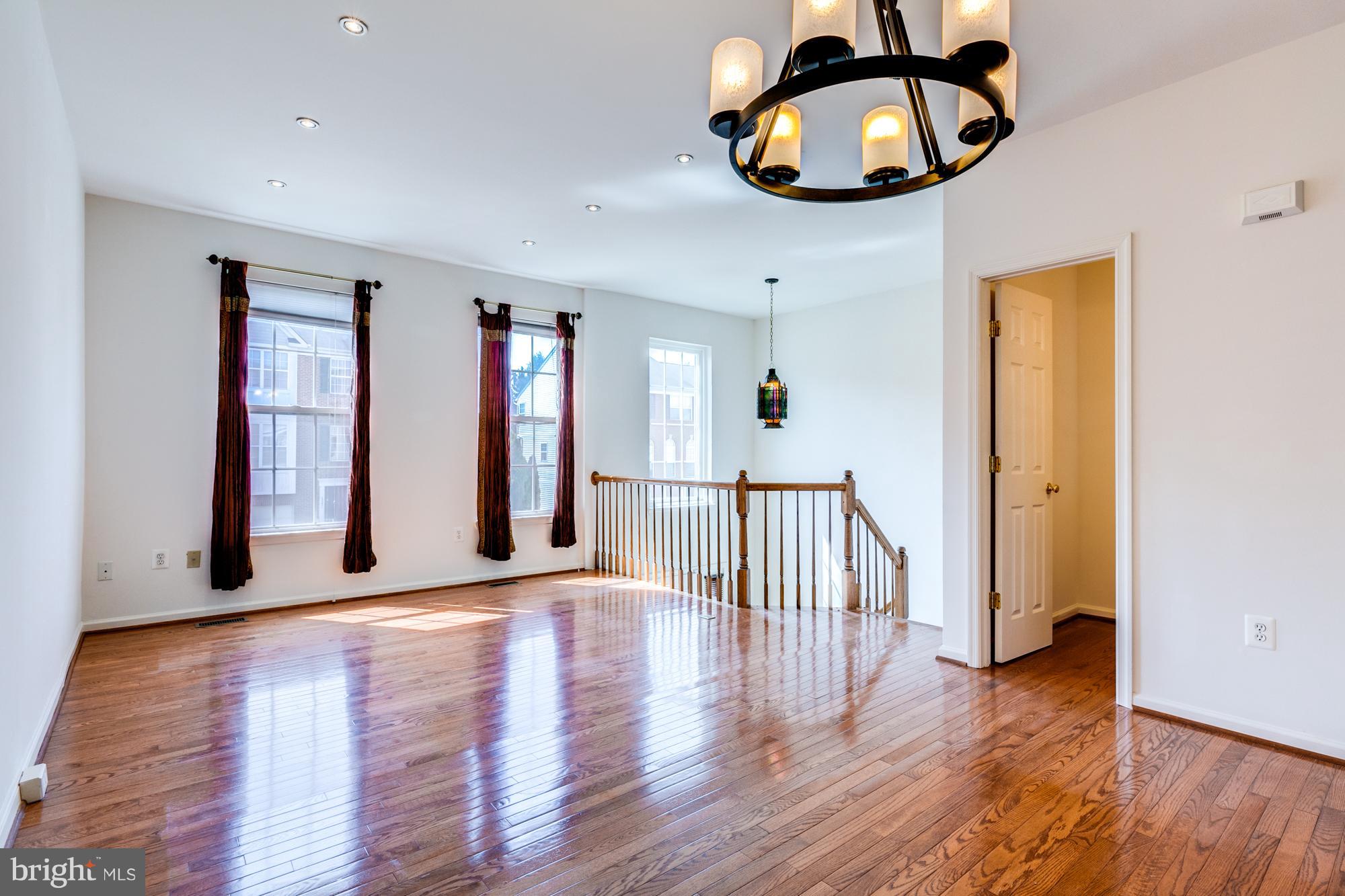 MCNAIR FARMS LANDBAY - Residential Lease