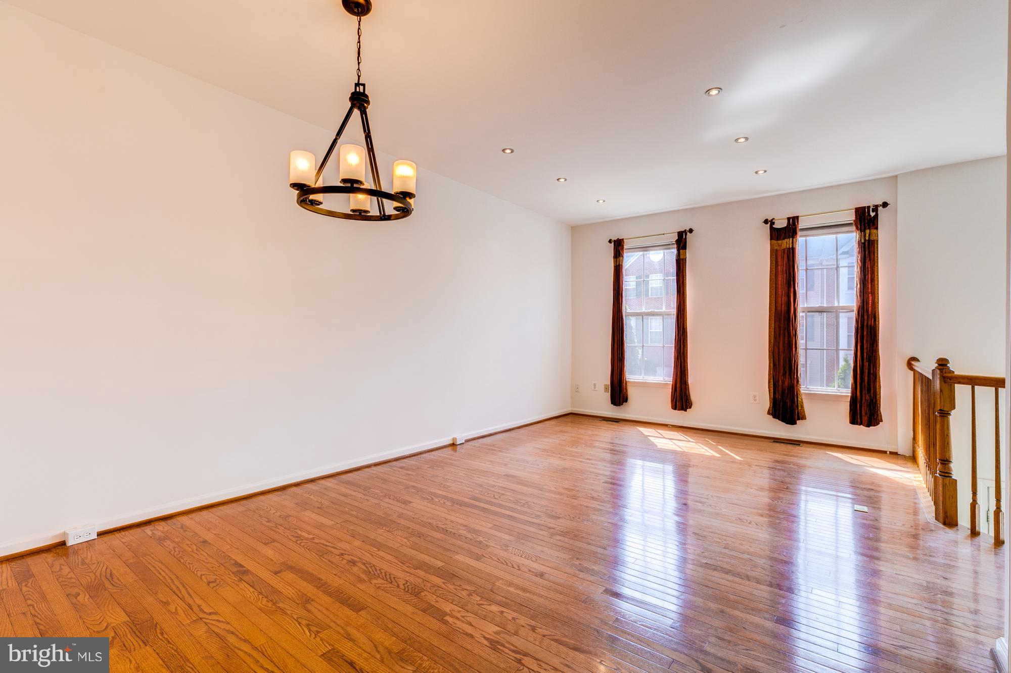 MCNAIR FARMS LANDBAY - Residential Lease