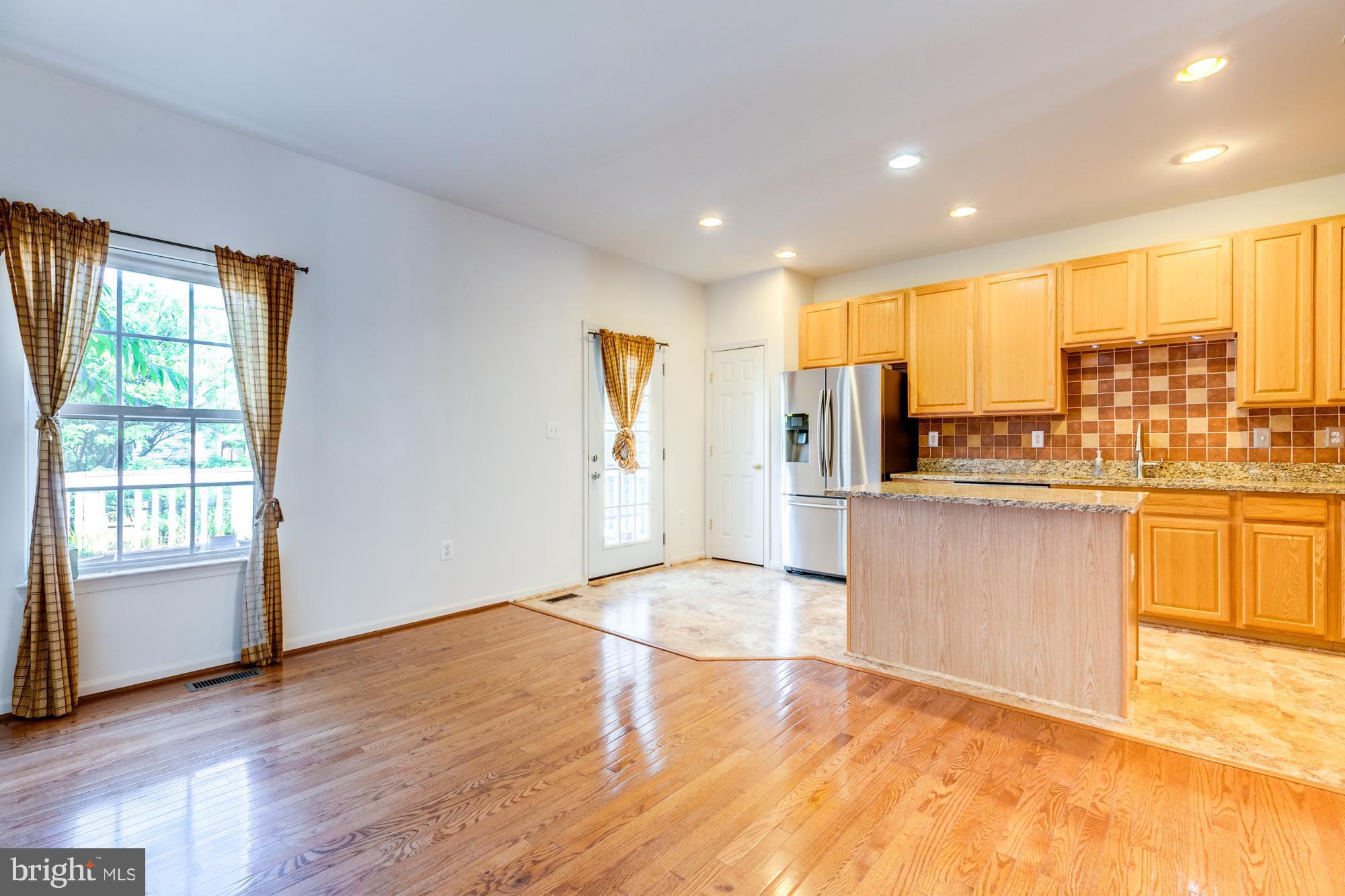 MCNAIR FARMS LANDBAY - Residential Lease