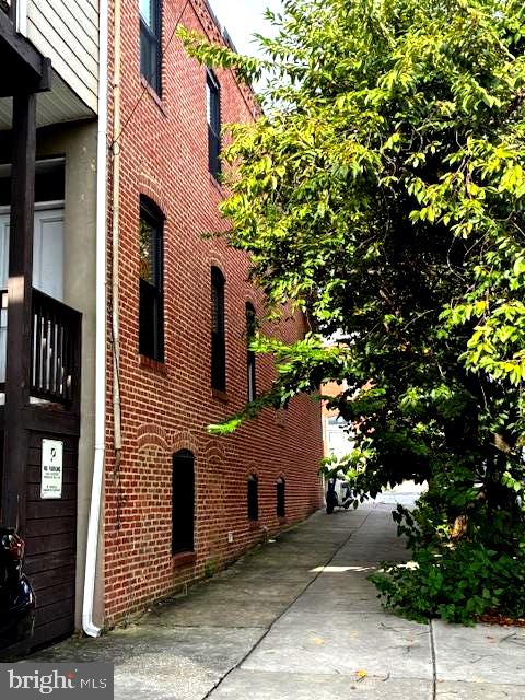 33 LUZERNE AVENUE N