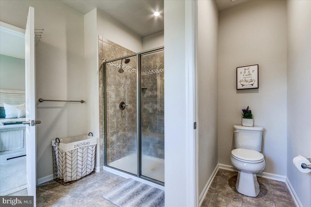 PONDVIEW - Residential