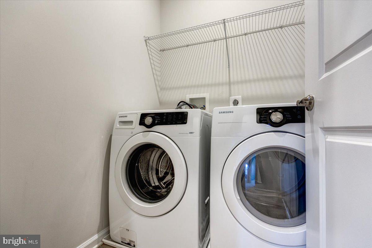 PONDVIEW - Residential