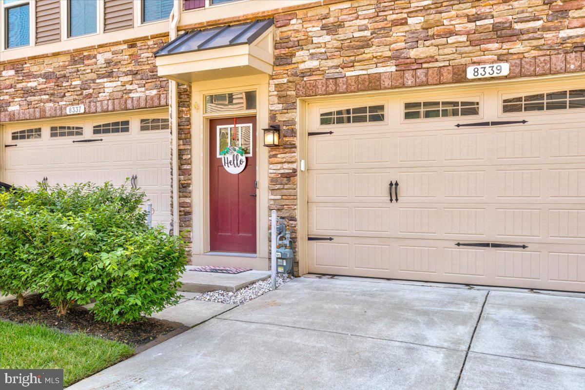 PONDVIEW - Residential