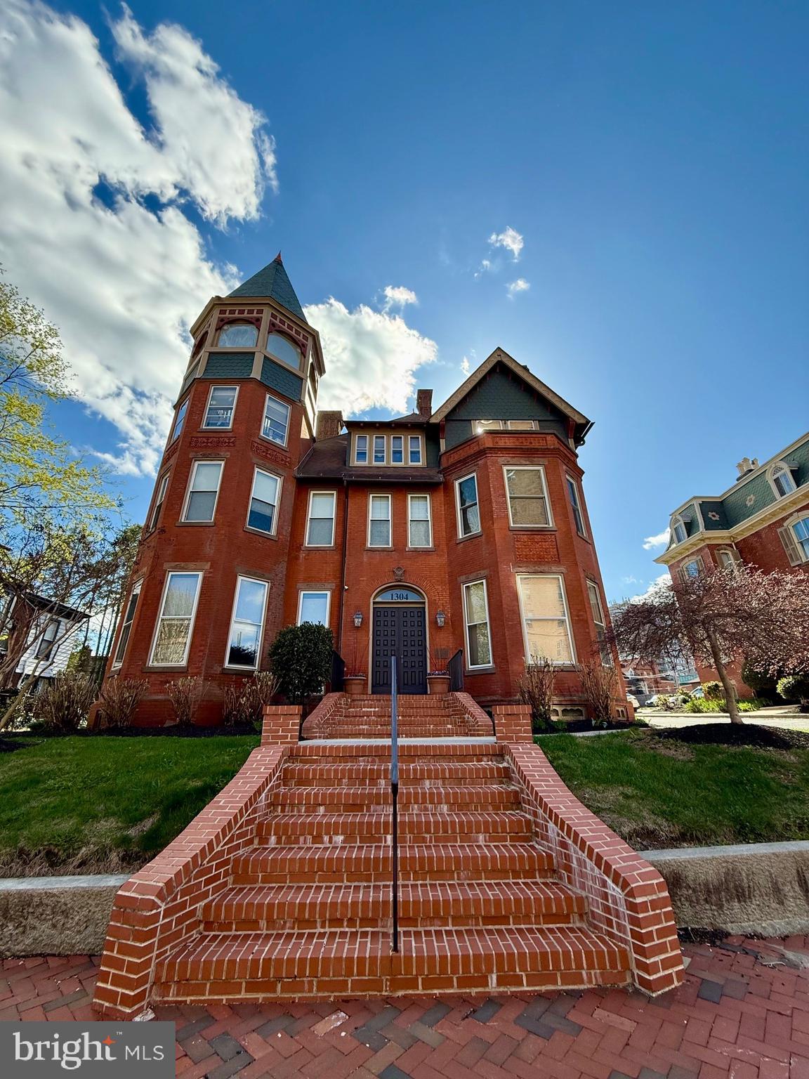 TROLLEY SQUARE - Residential Lease