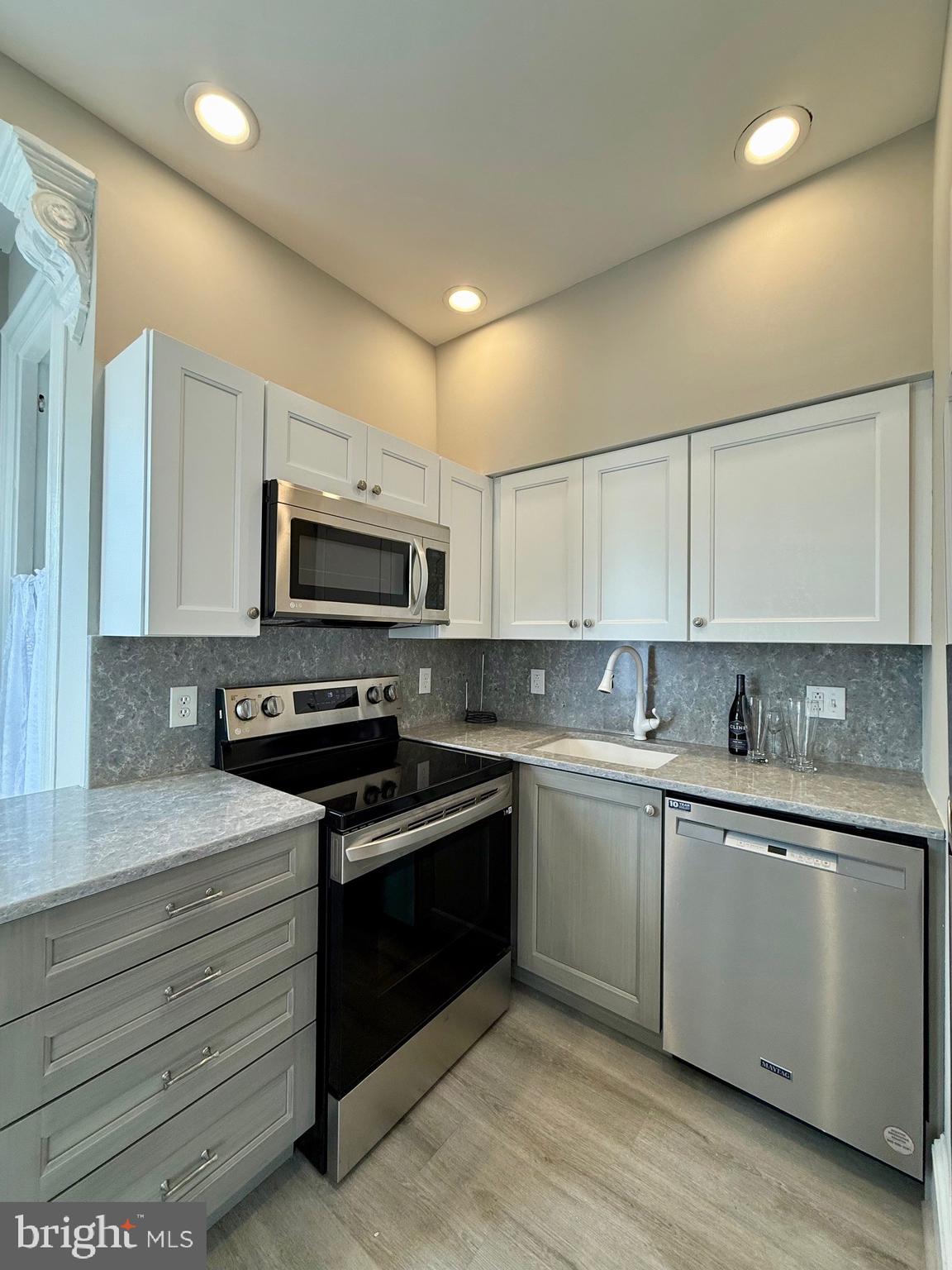 TROLLEY SQUARE - Residential Lease