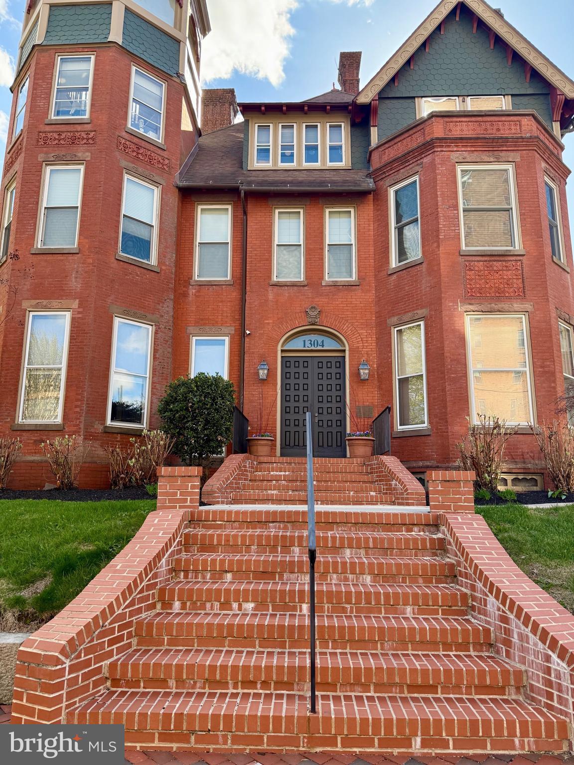 TROLLEY SQUARE - Residential Lease