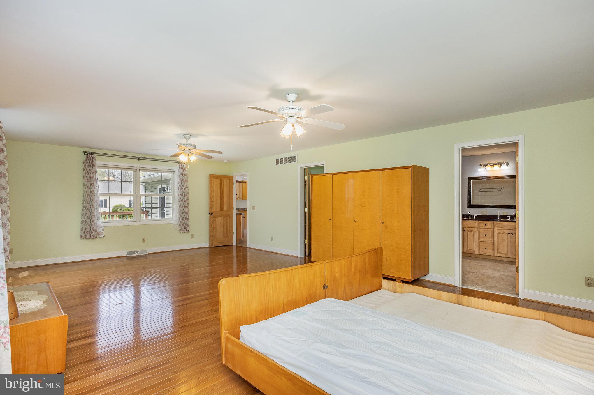 OAKINGTON MANOR - Residential