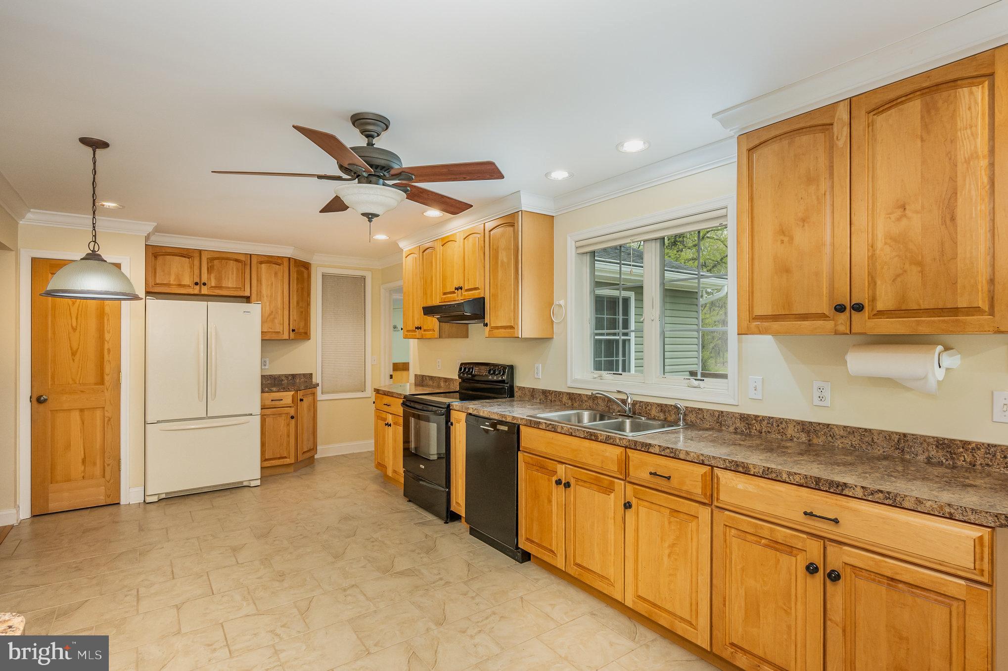 OAKINGTON MANOR - Residential