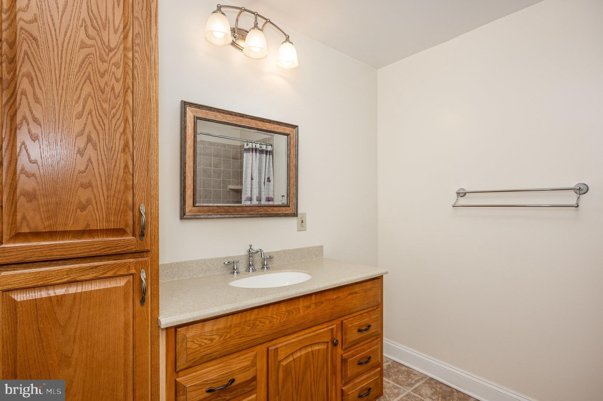 OAKINGTON MANOR - Residential