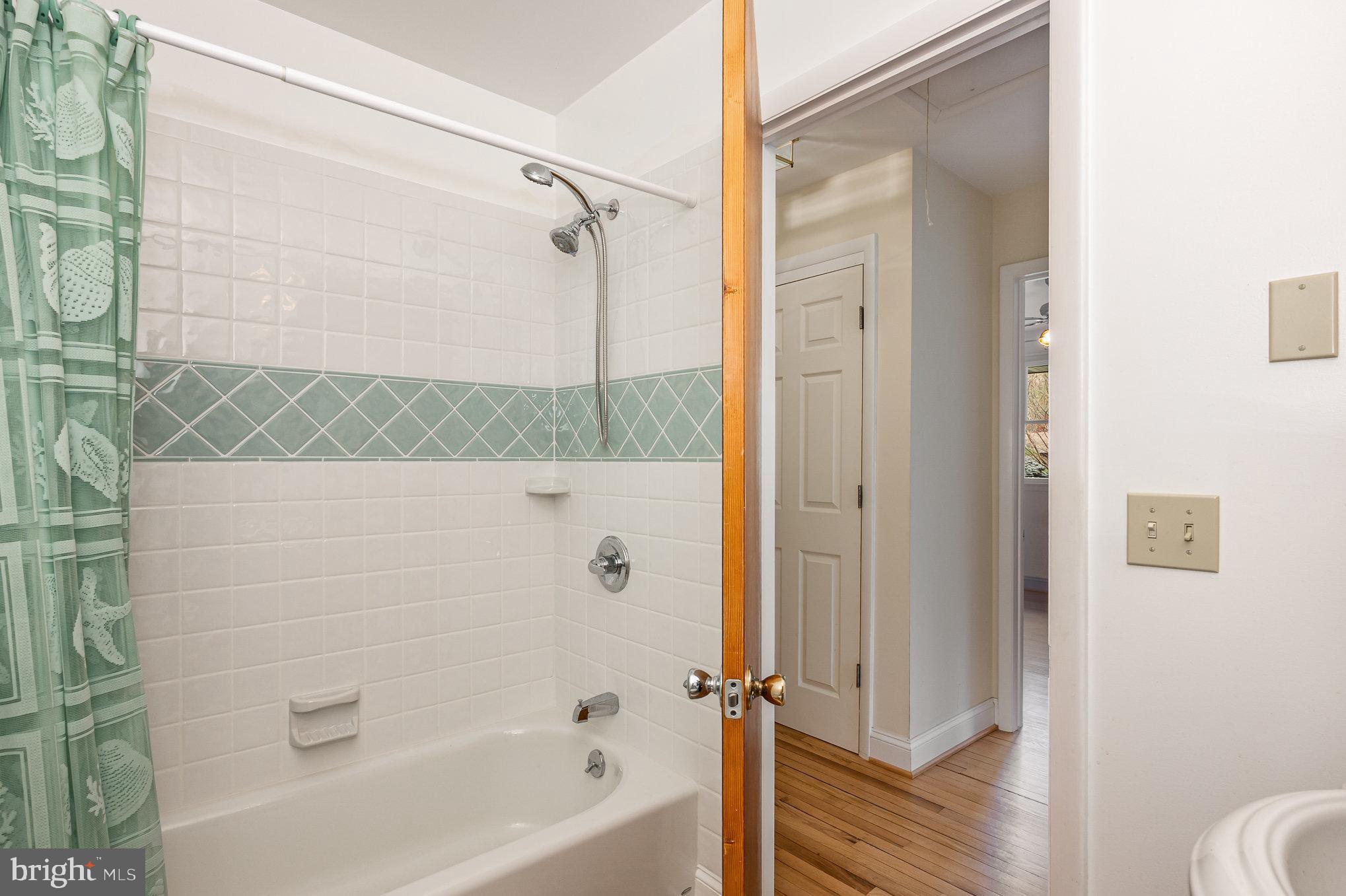 OAKINGTON MANOR - Residential