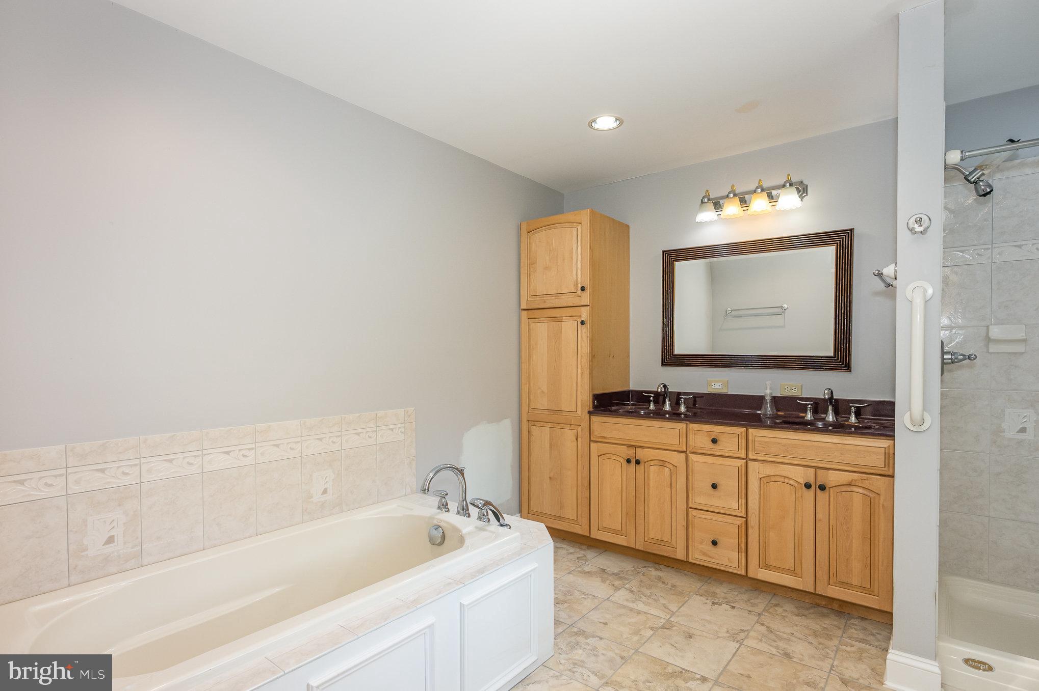 OAKINGTON MANOR - Residential