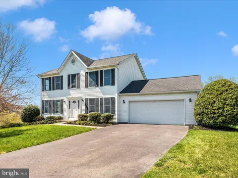 6348 Twin Ponds Lane, Mount Airy, MD MLS: MDCR2027518