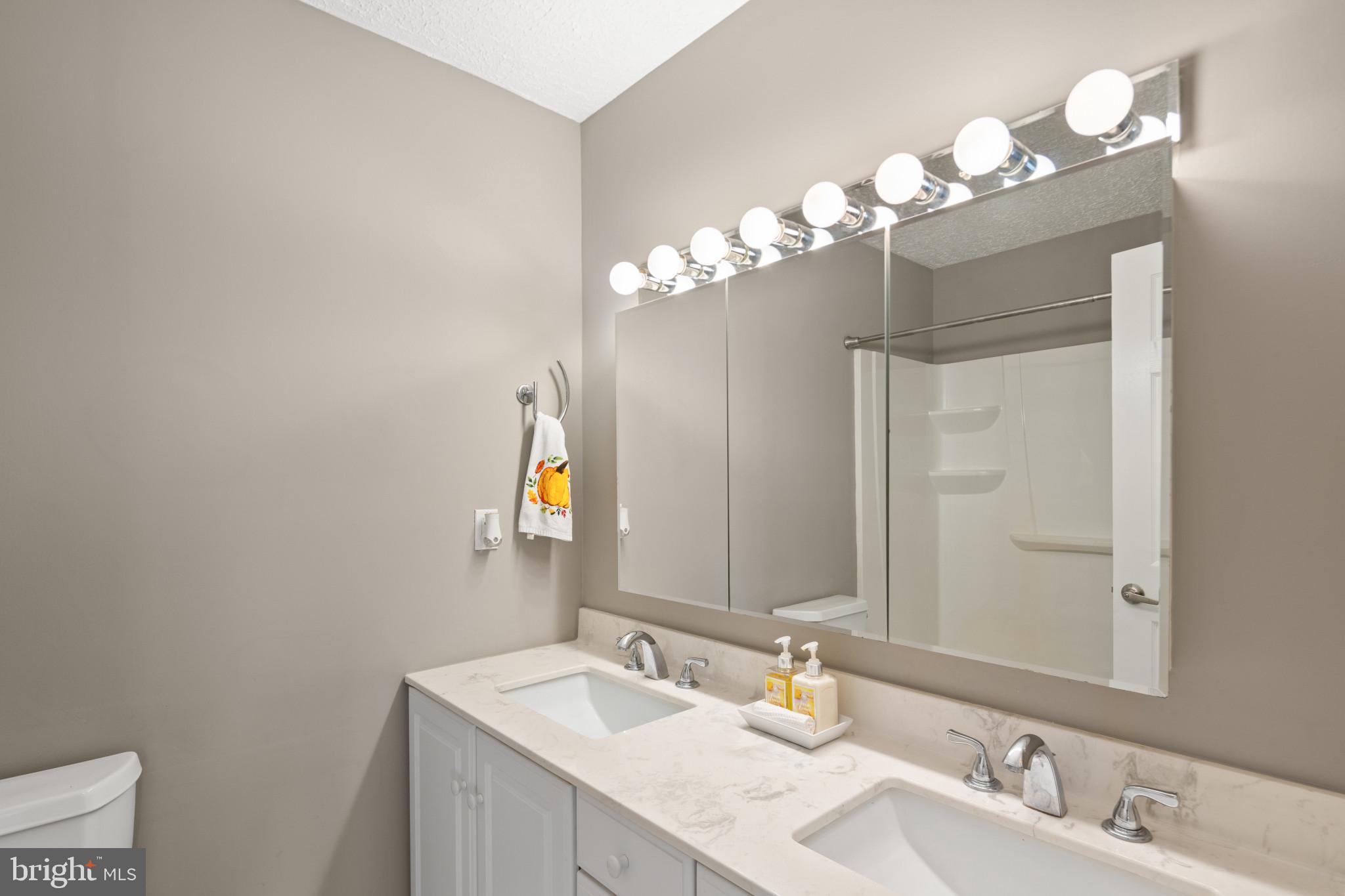 COUNTRY ROAD ESTATES - Residential