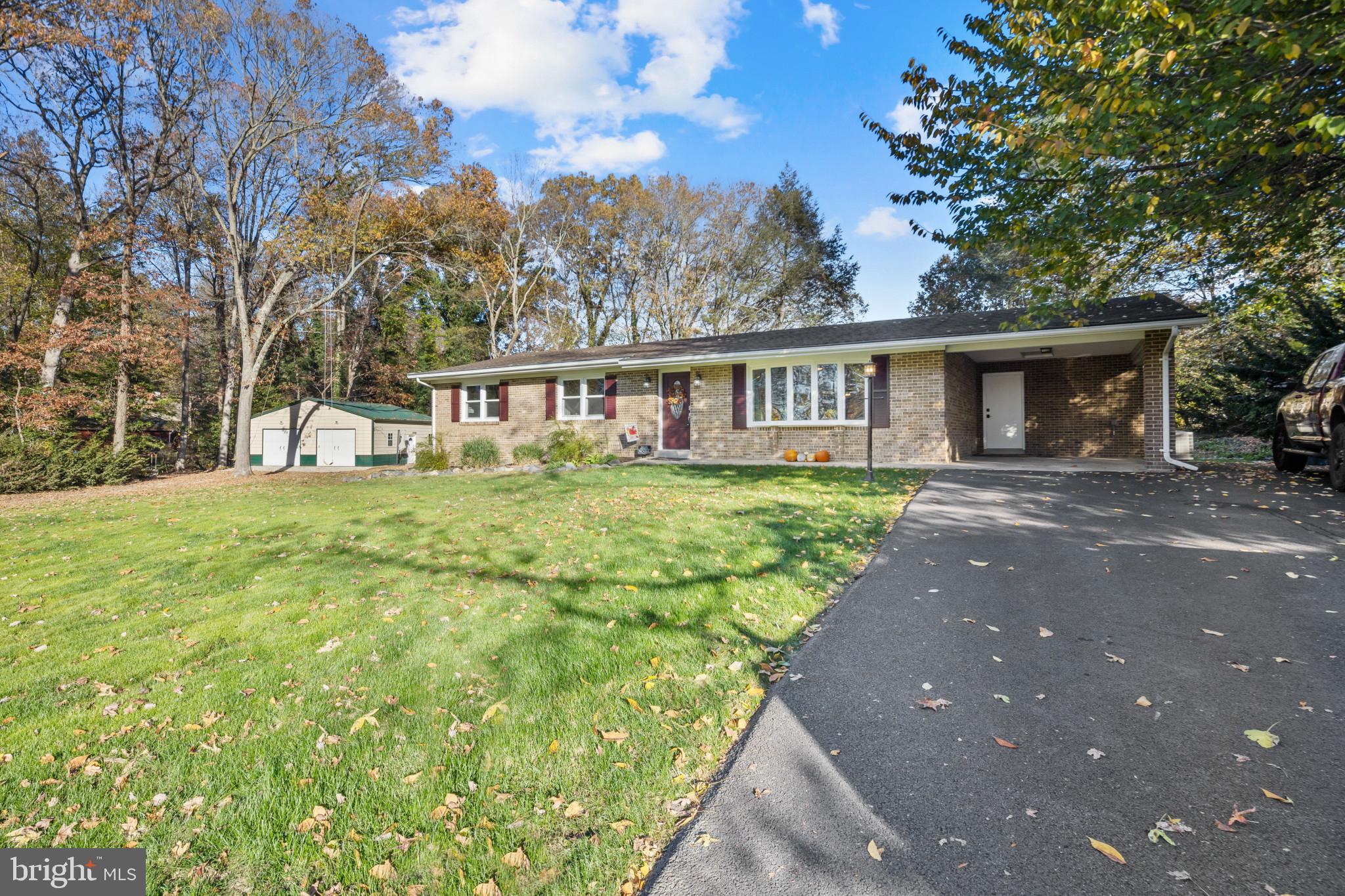 COUNTRY ROAD ESTATES - Residential