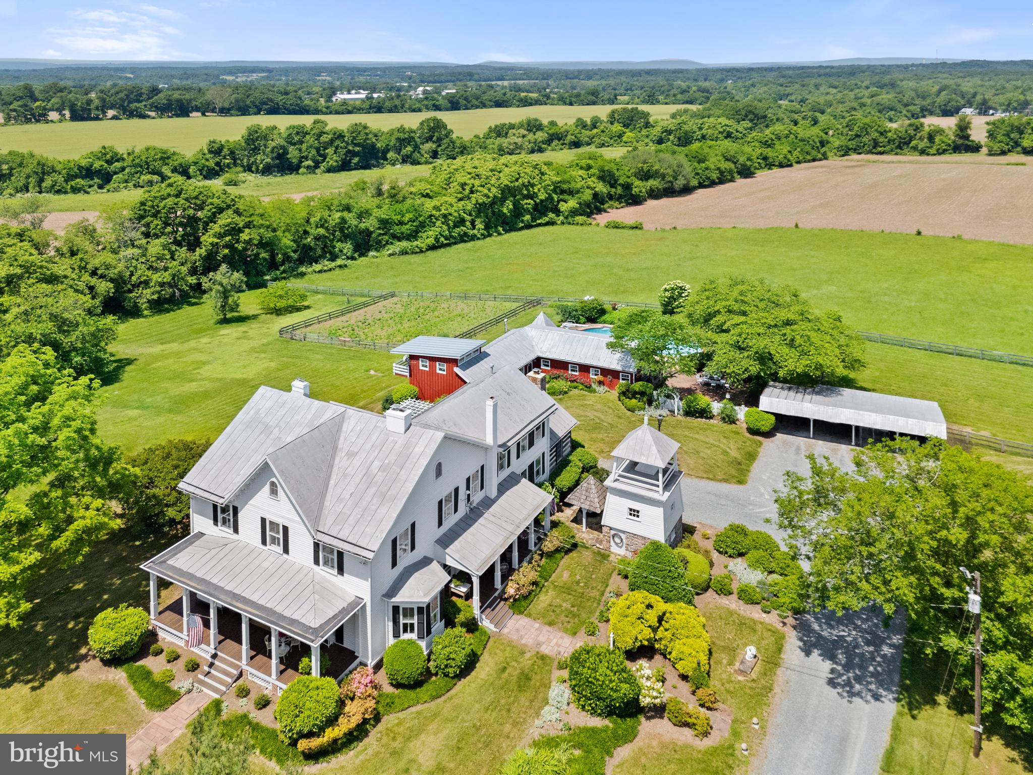 POOLESVILLE OUTSIDE - Farm
