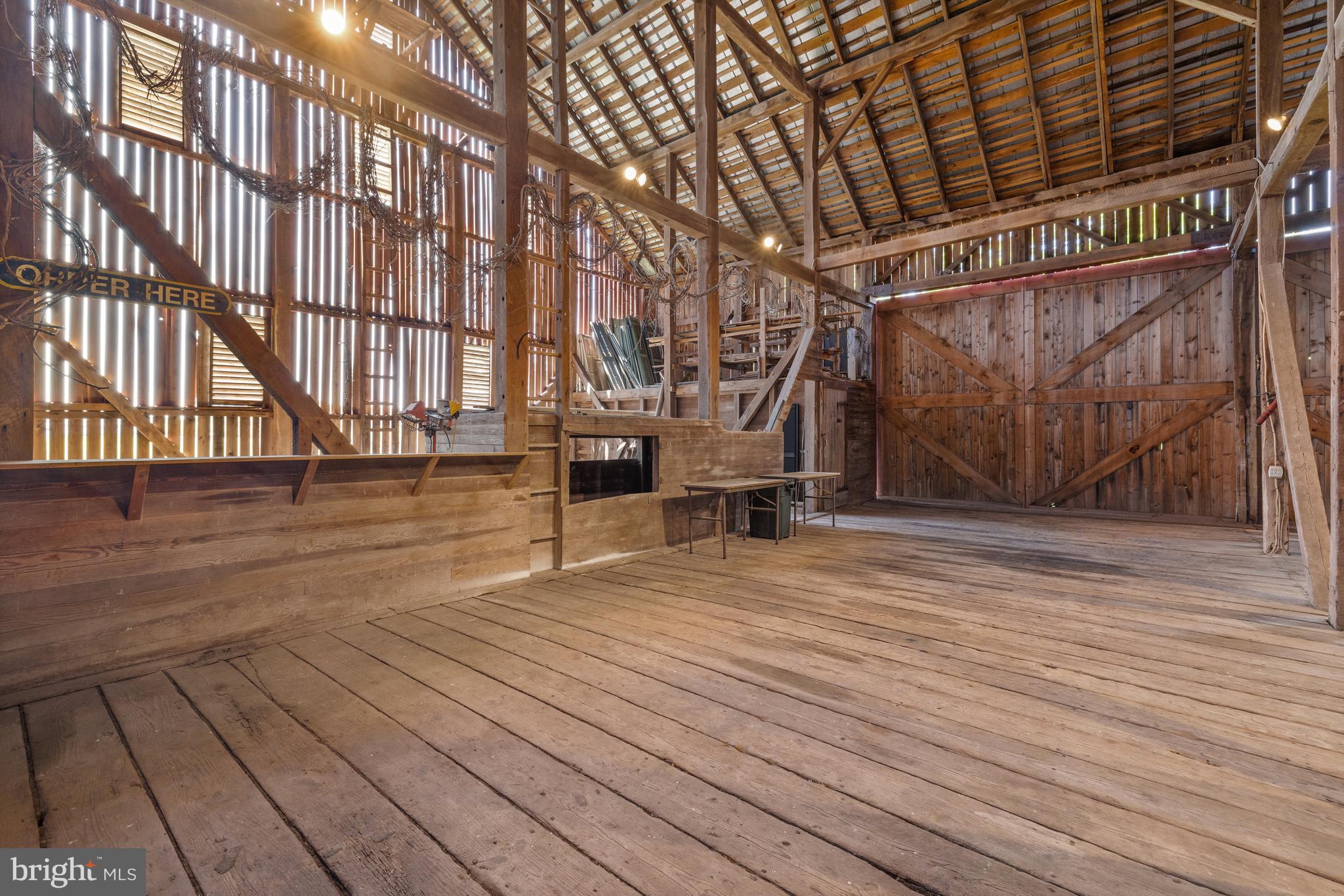 POOLESVILLE OUTSIDE - Farm