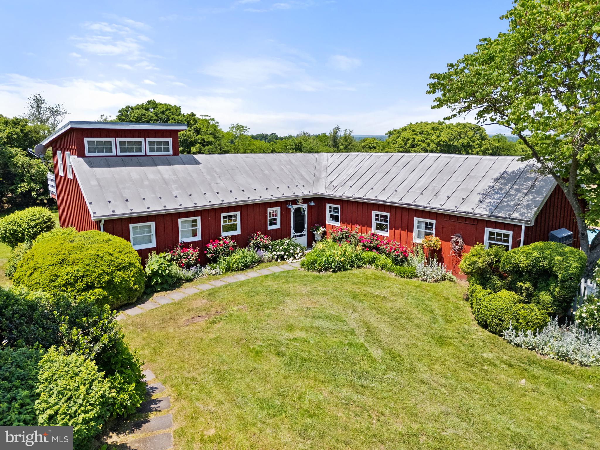 POOLESVILLE OUTSIDE - Farm