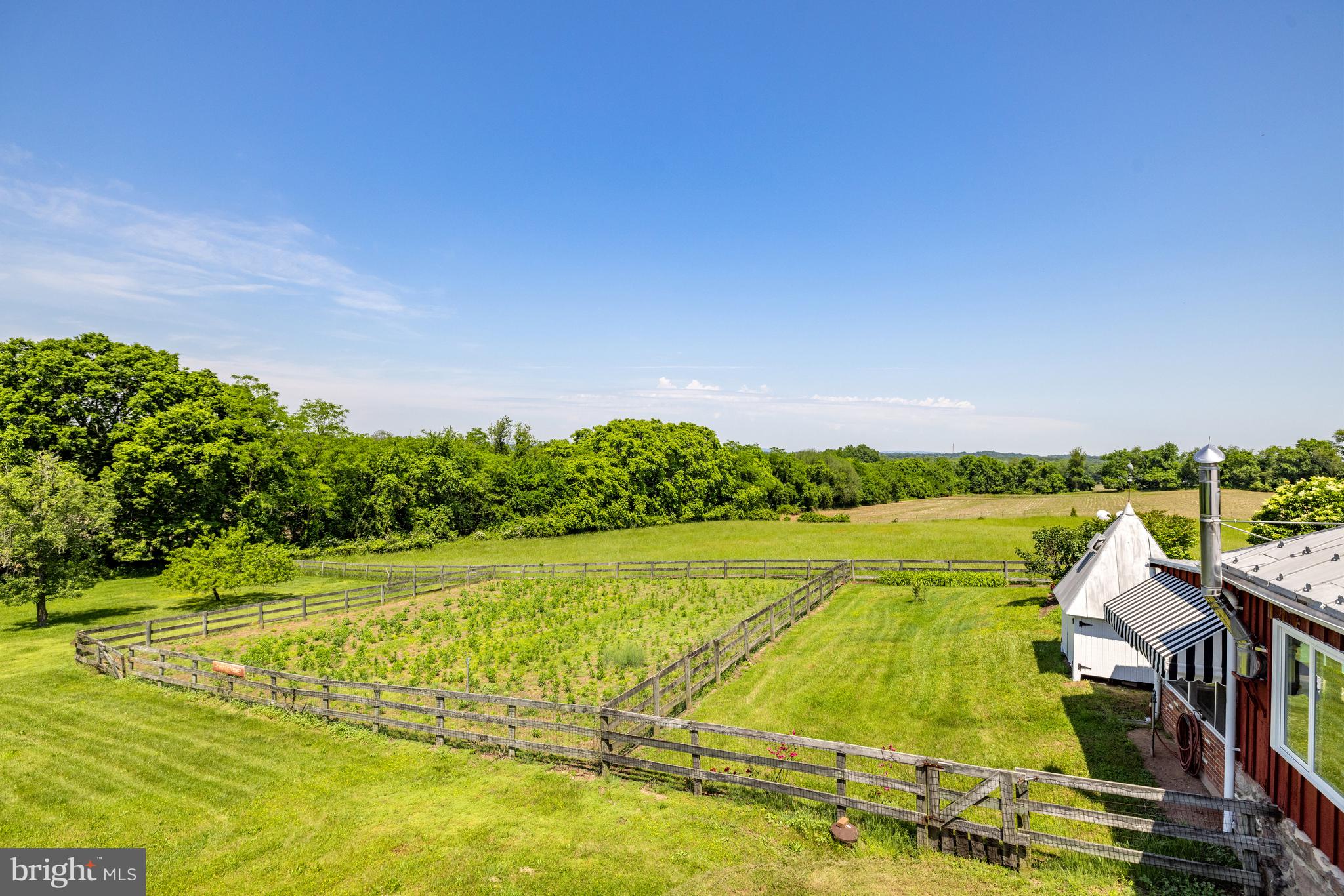 POOLESVILLE OUTSIDE - Farm