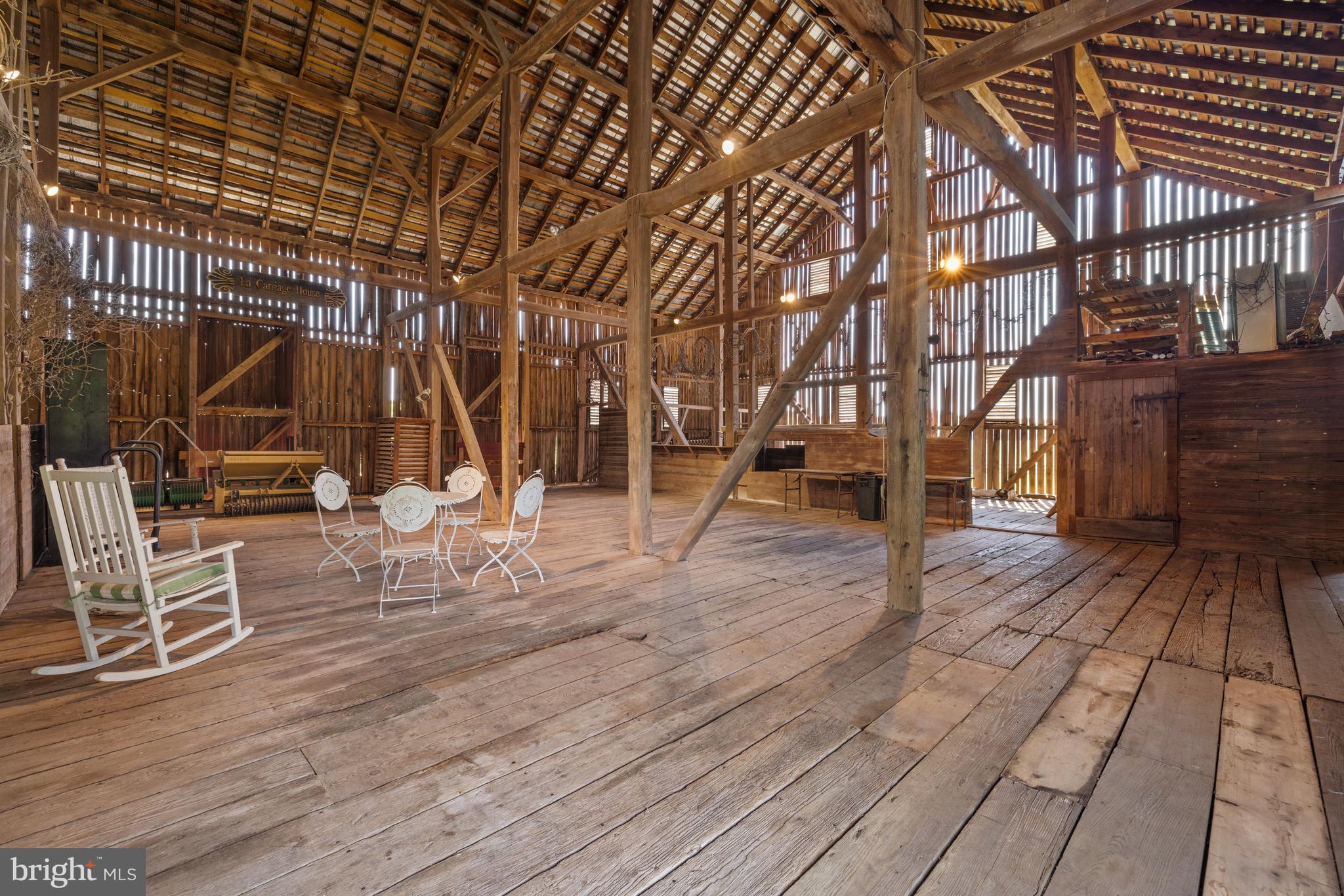 POOLESVILLE OUTSIDE - Farm