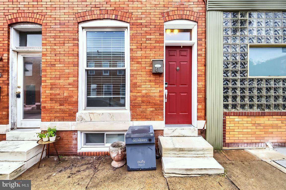 41 S DECKER AVENUE