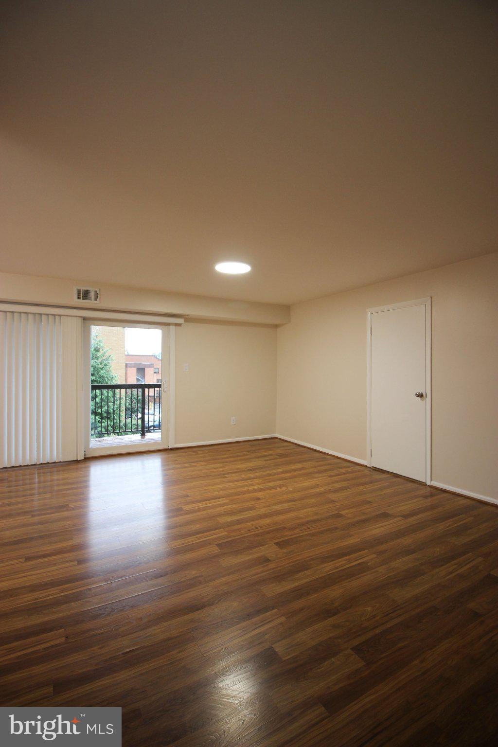 212 LOCUST STREET SE 106