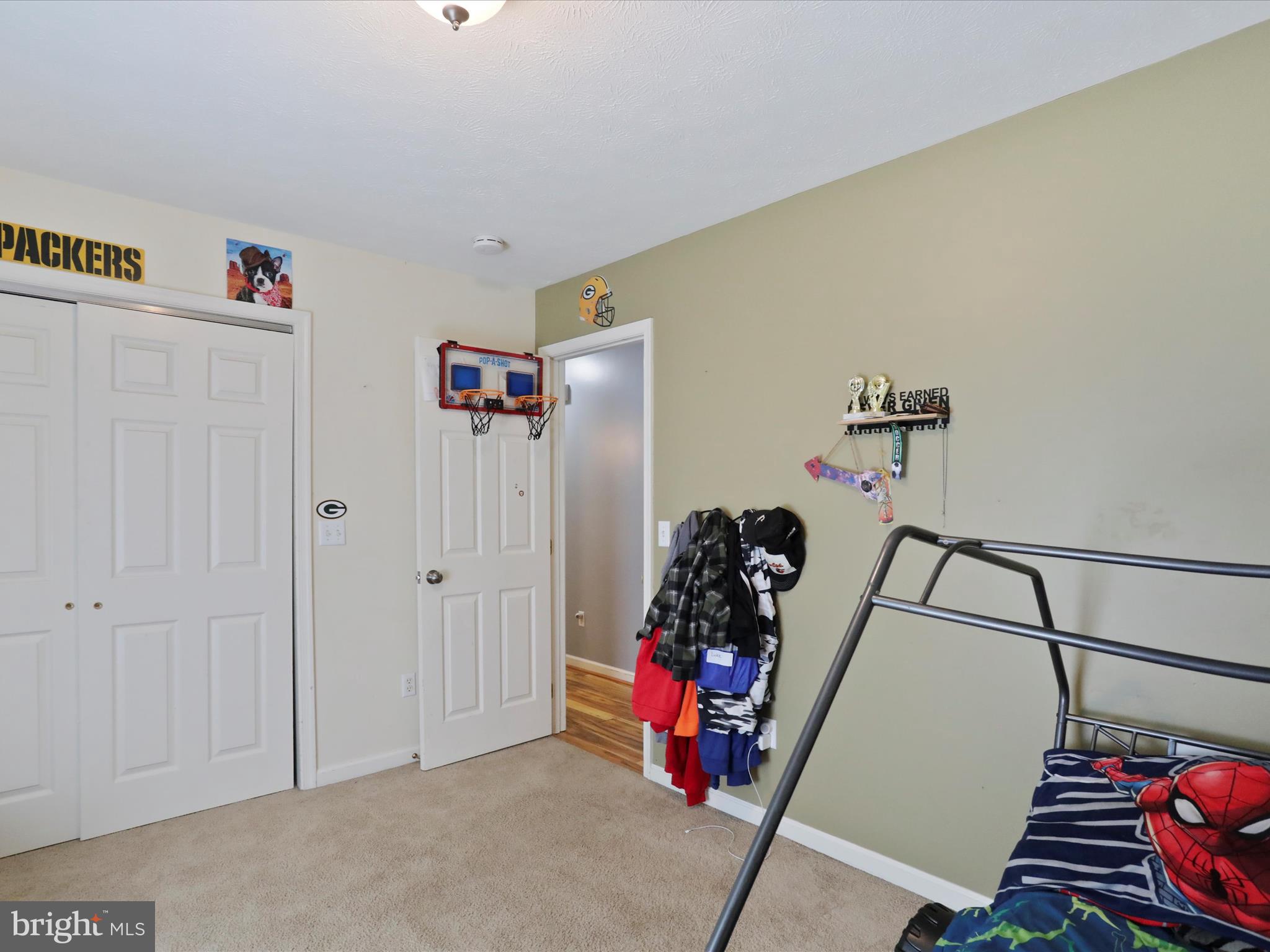 WHITE OAKS - Residential