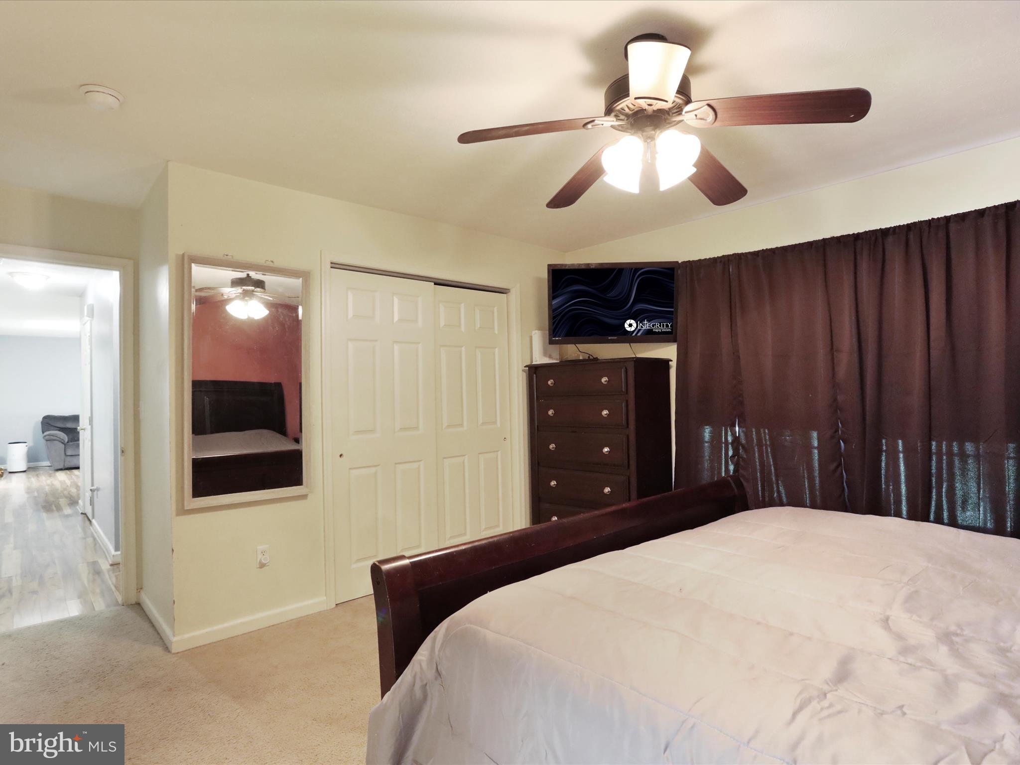 WHITE OAKS - Residential