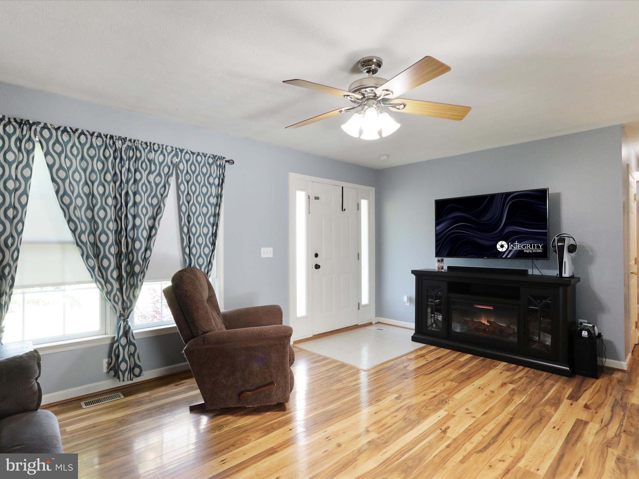 WHITE OAKS - Residential